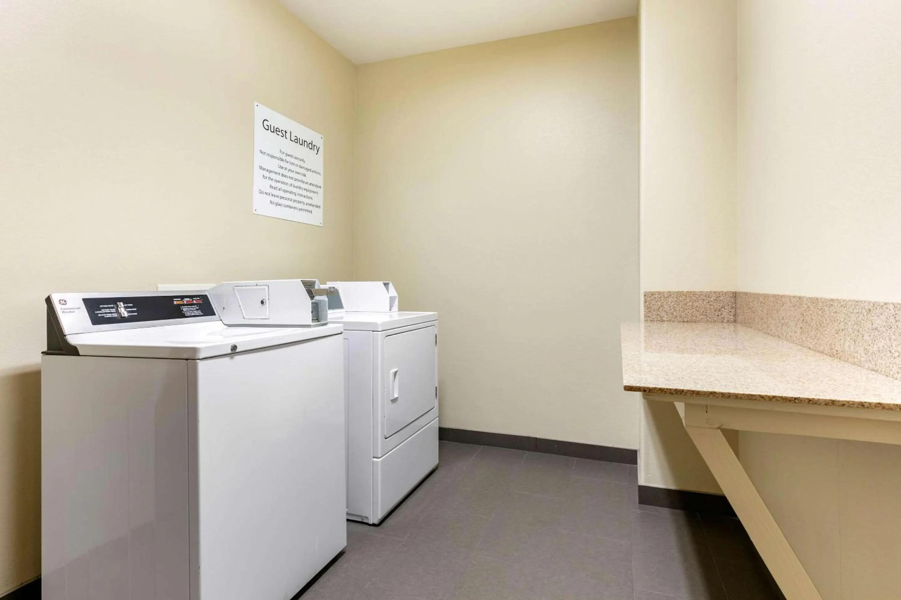laundry in Comfort Suites Batesville
