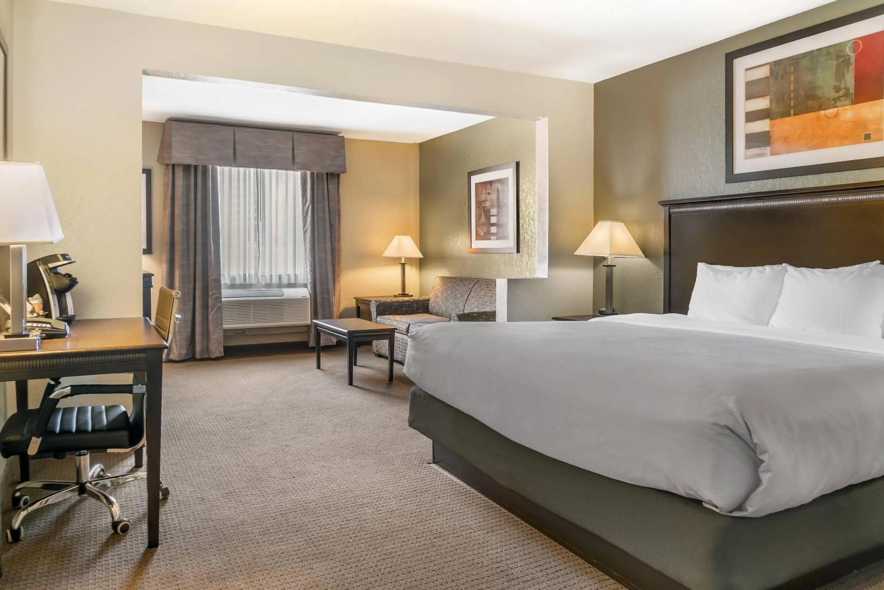 Bedroom, Bed in Quality Inn & Suites Next to the Casino