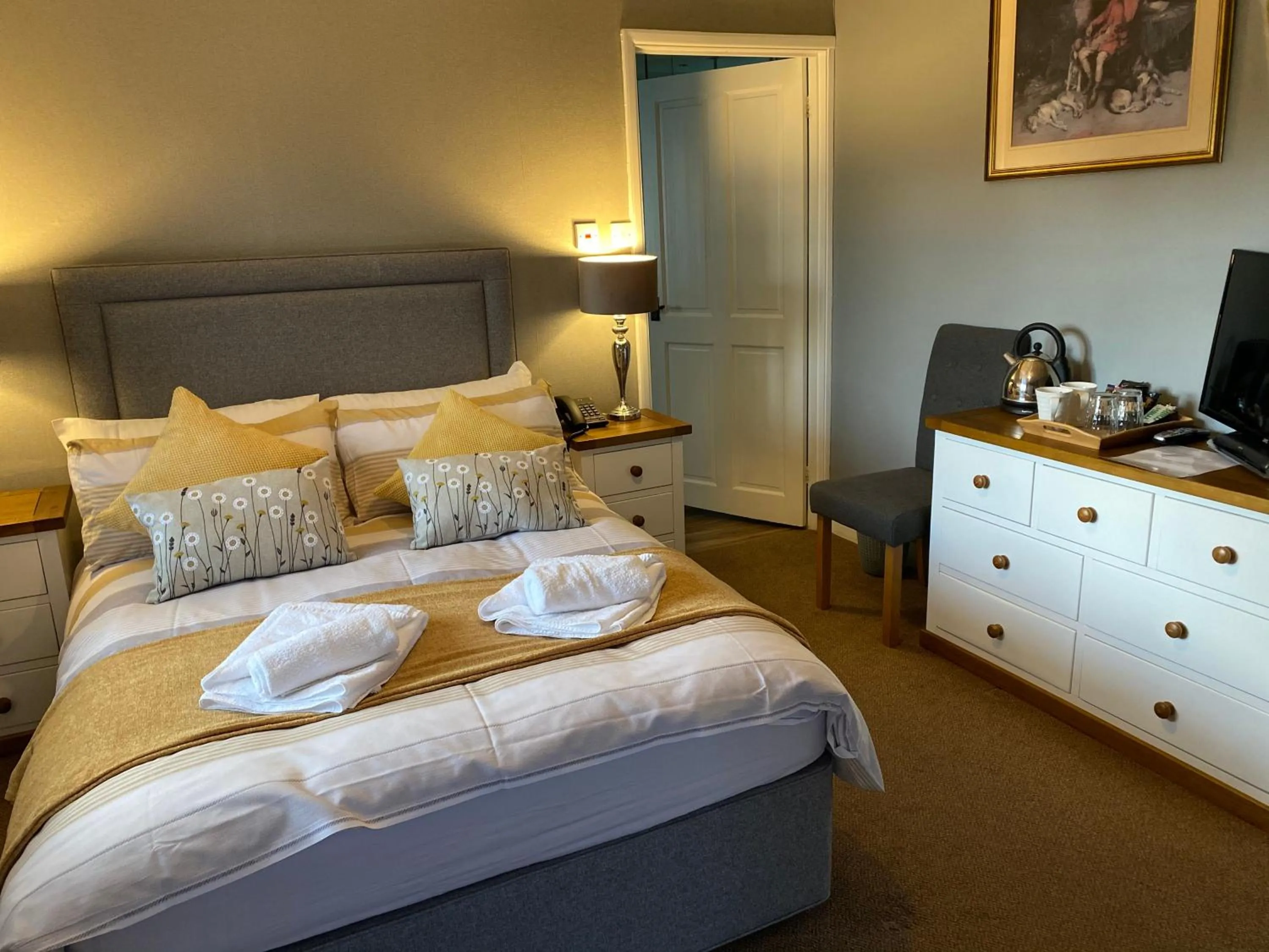 Bed in The Royal Oak Inn