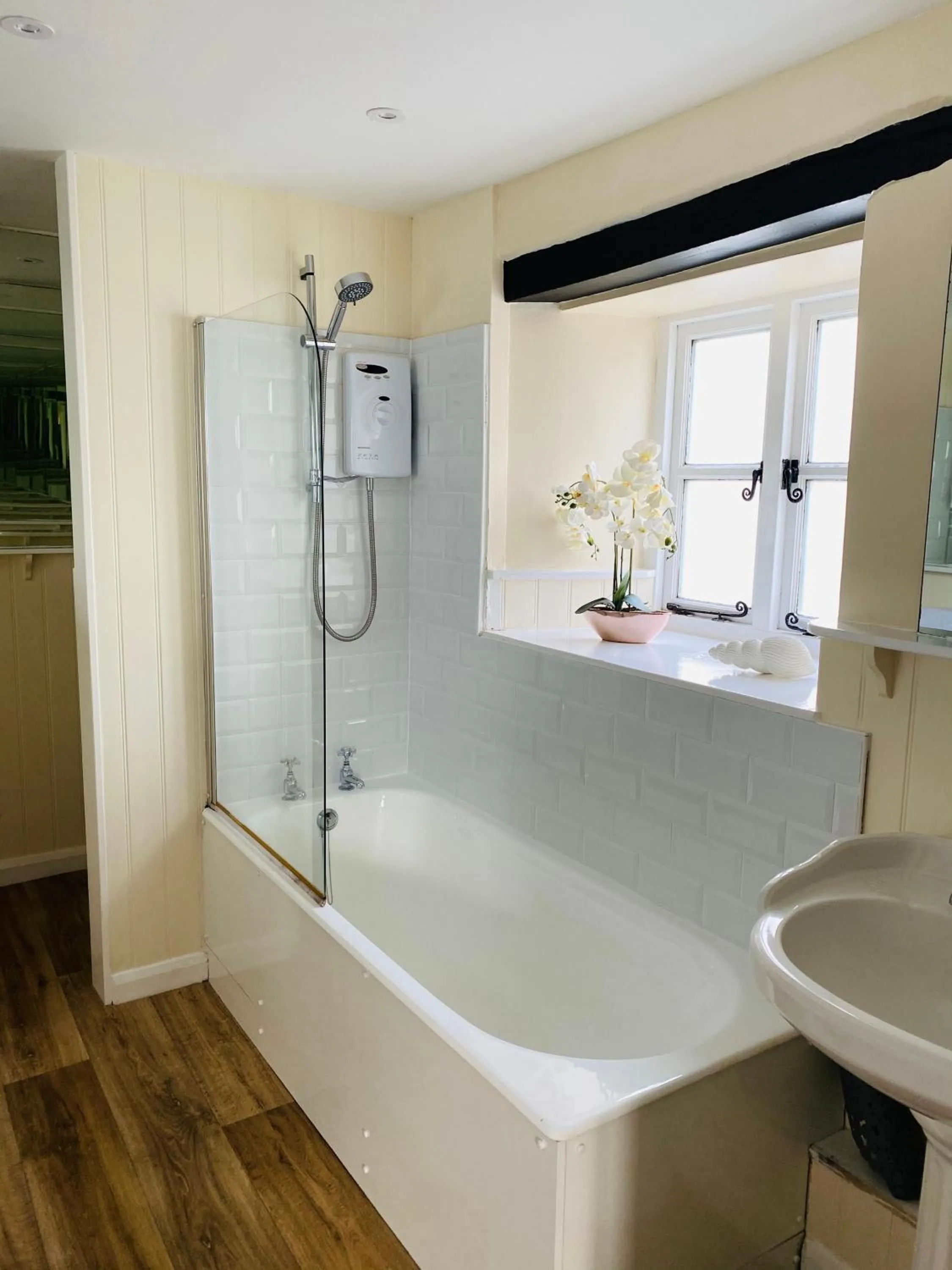 Bathroom in The Royal Oak Inn