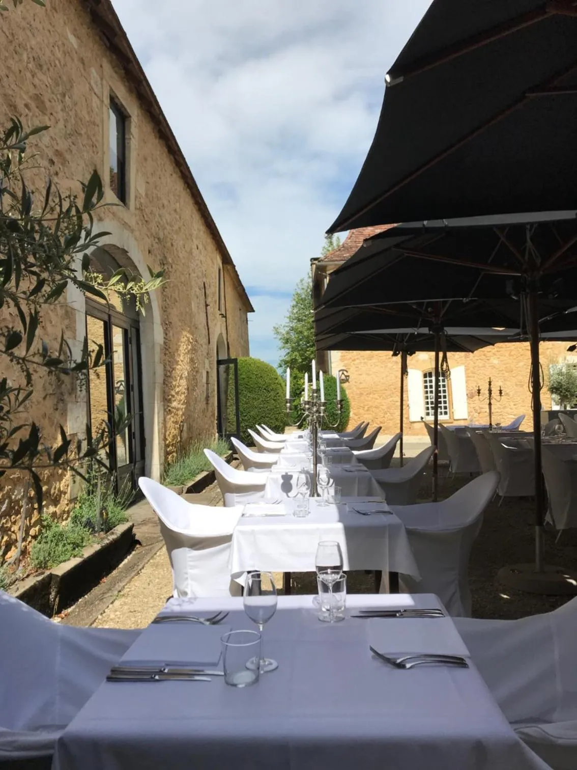 Property building in Château Les Merles et ses Villas