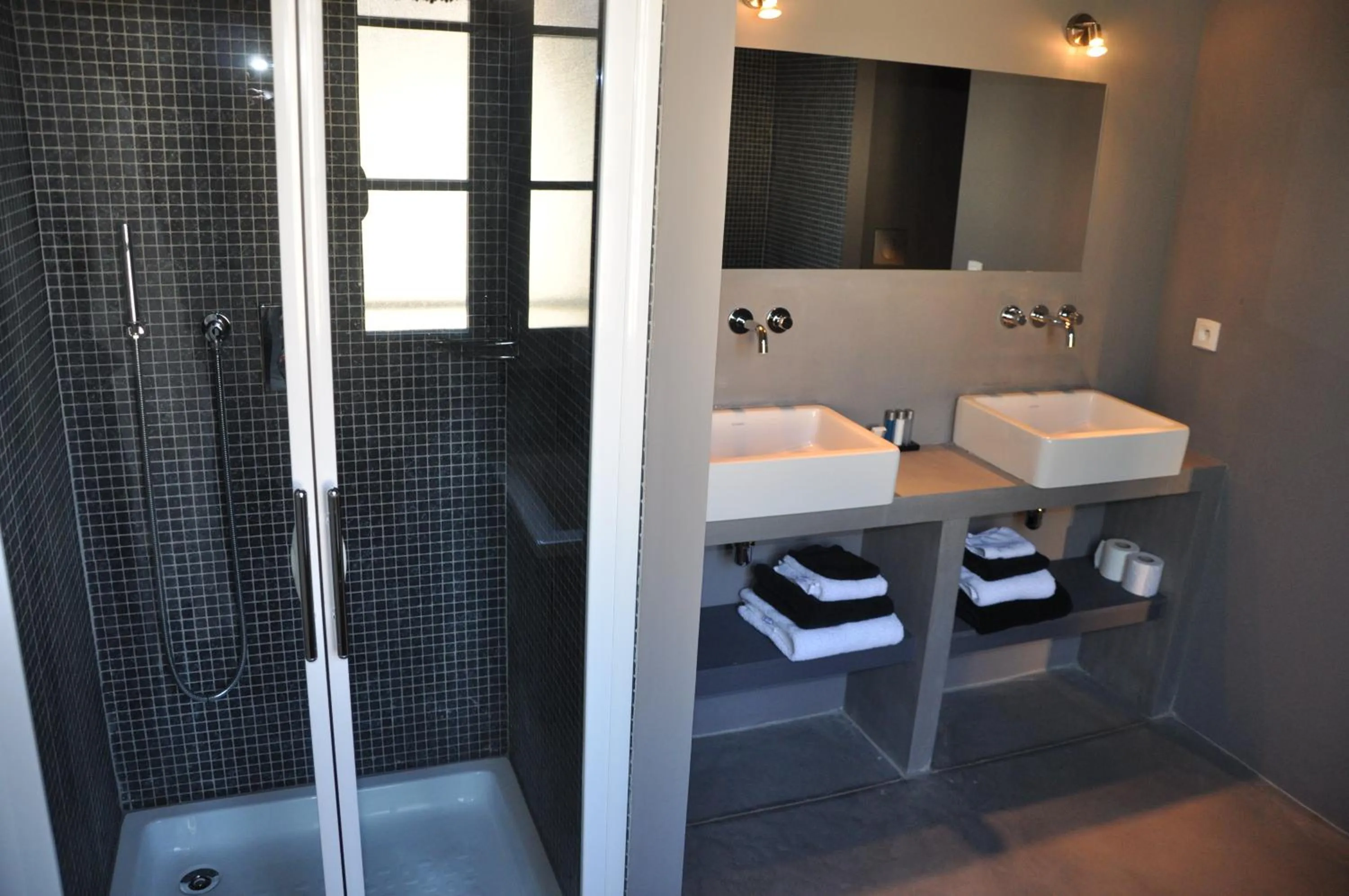 Bathroom in Château Les Merles et ses Villas