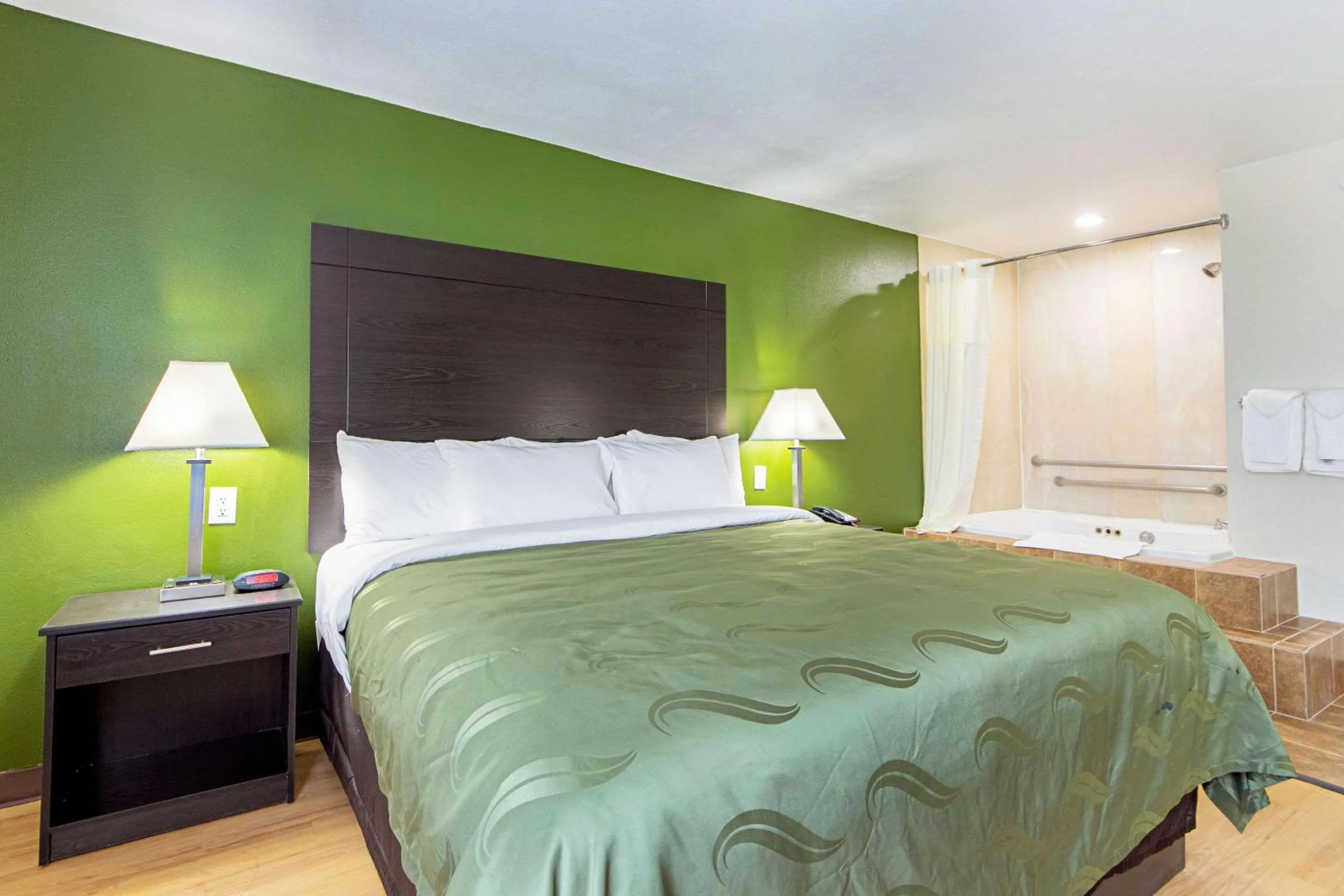 Photo of the whole room in Quality Inn Greenville I-30