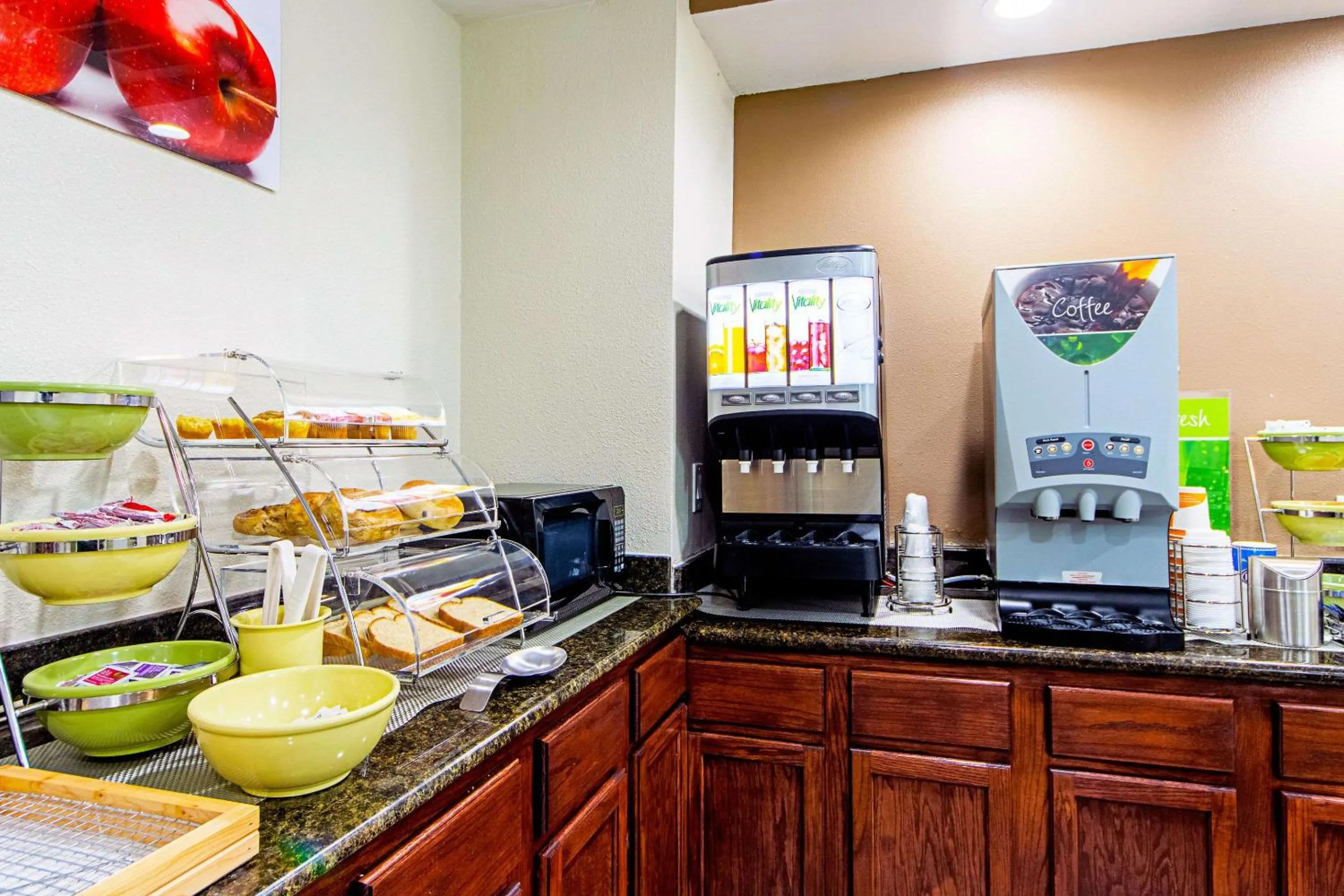 Restaurant/places to eat, Food in Quality Inn Greenville I-30