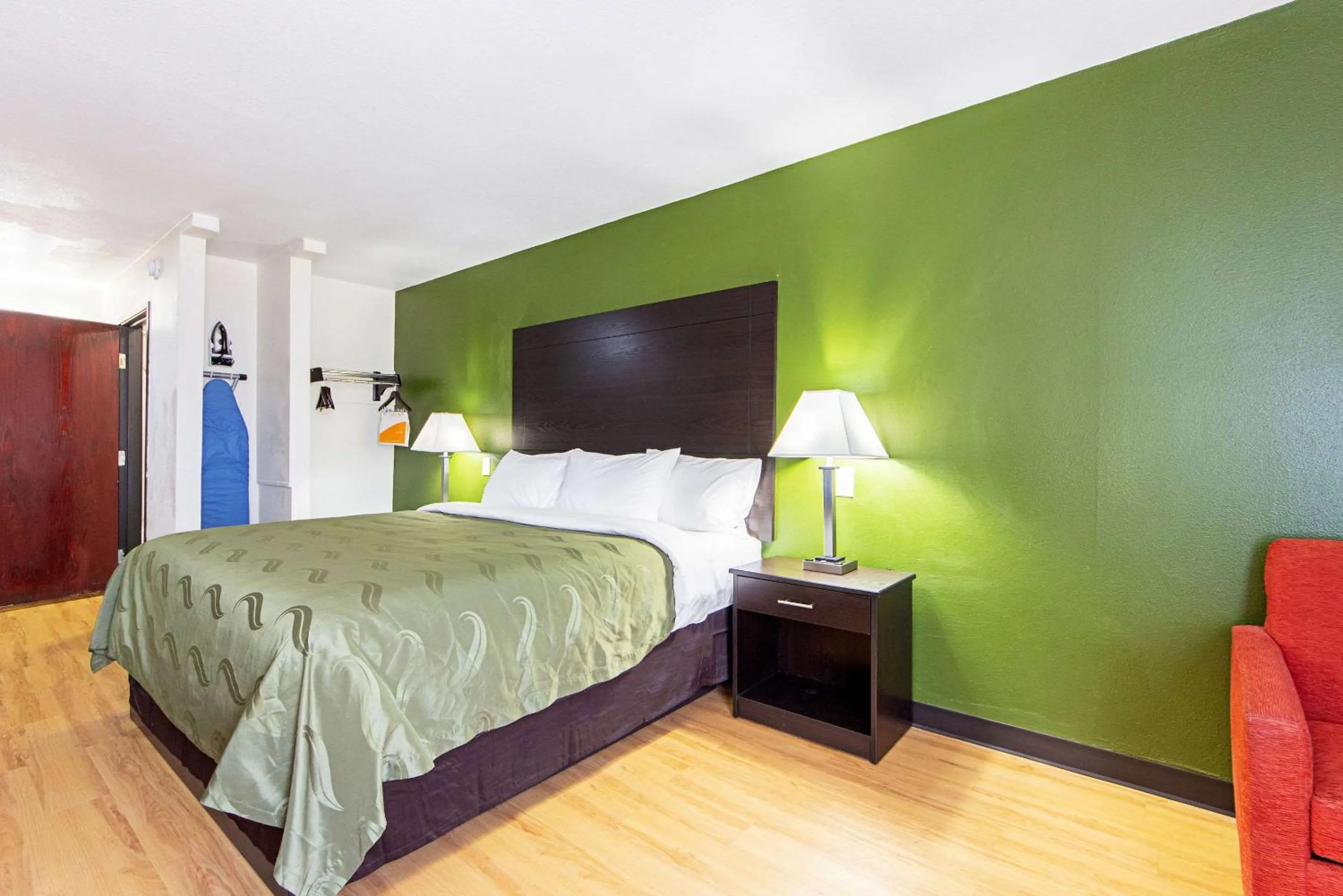 Photo of the whole room in Quality Inn Greenville I-30