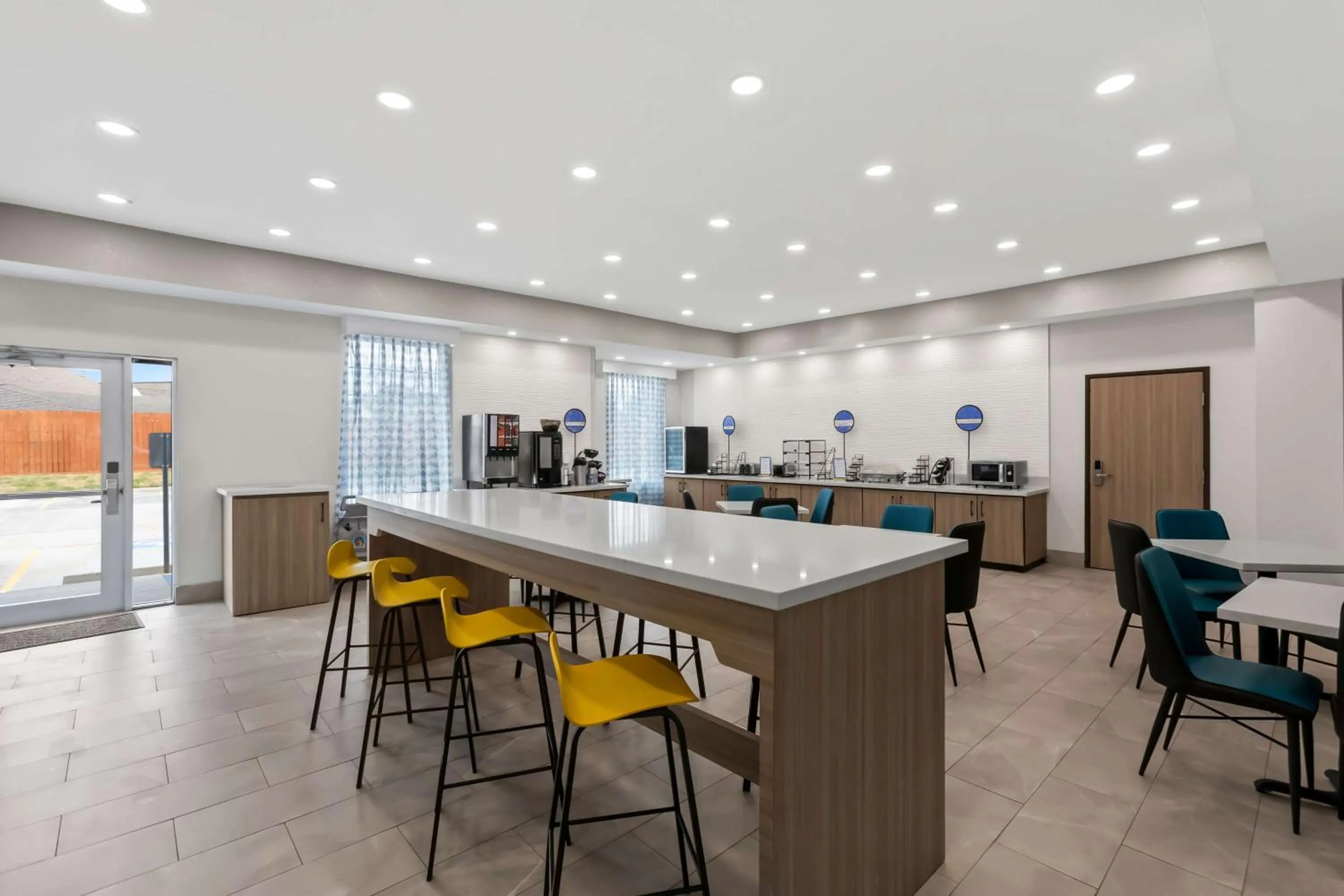 Breakfast in Sonesta Essential La Porte