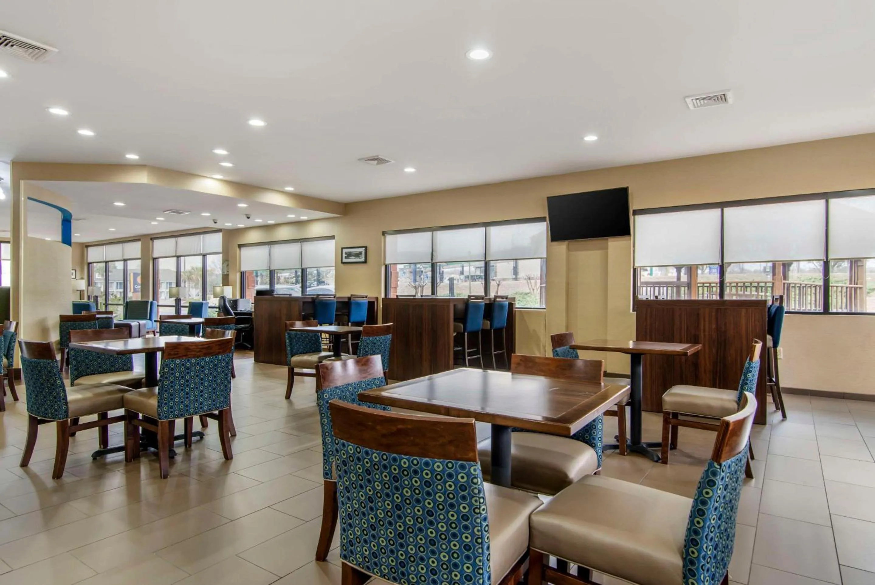 Breakfast in Comfort Suites Macon Northwest