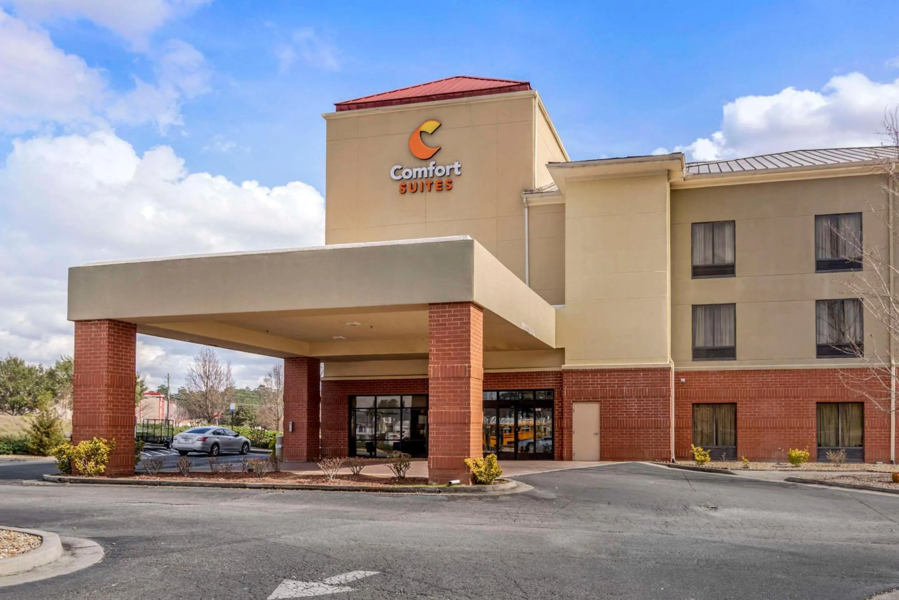 Property building in Comfort Suites Macon Northwest