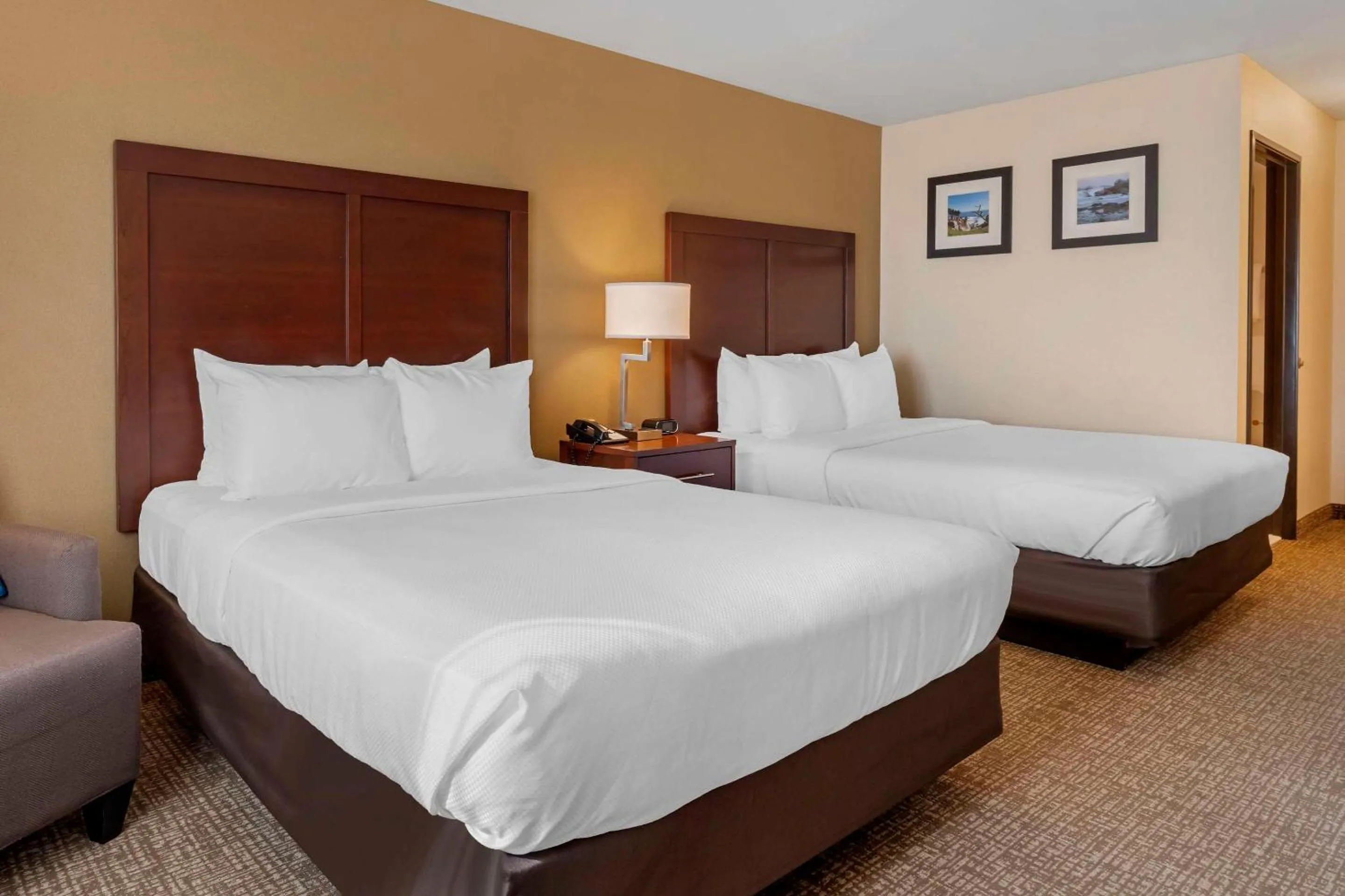 Bedroom, Bed in Comfort Inn Marina on the Monterey Bay