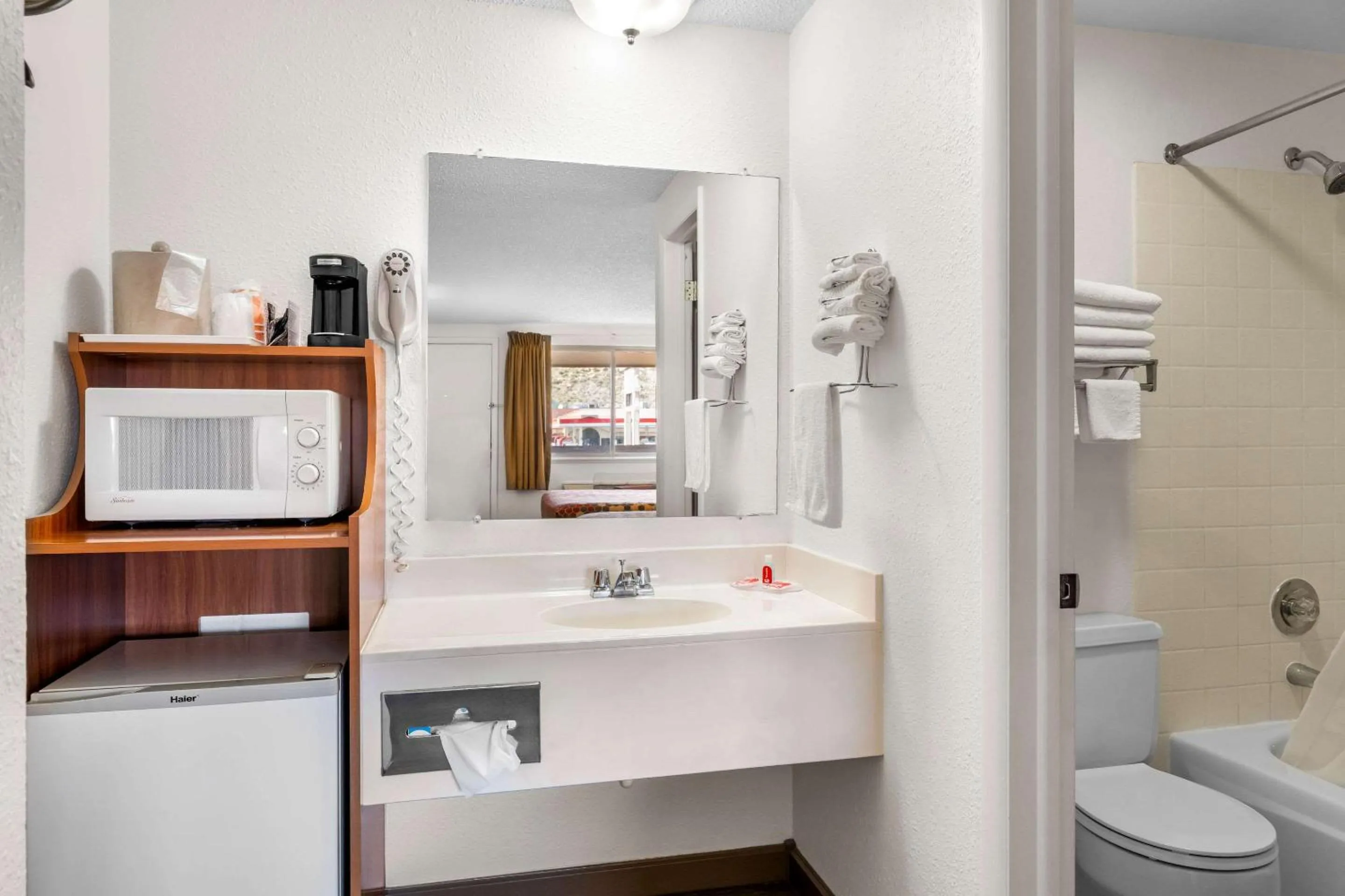 Bedroom in Econo Lodge Miles City I-94