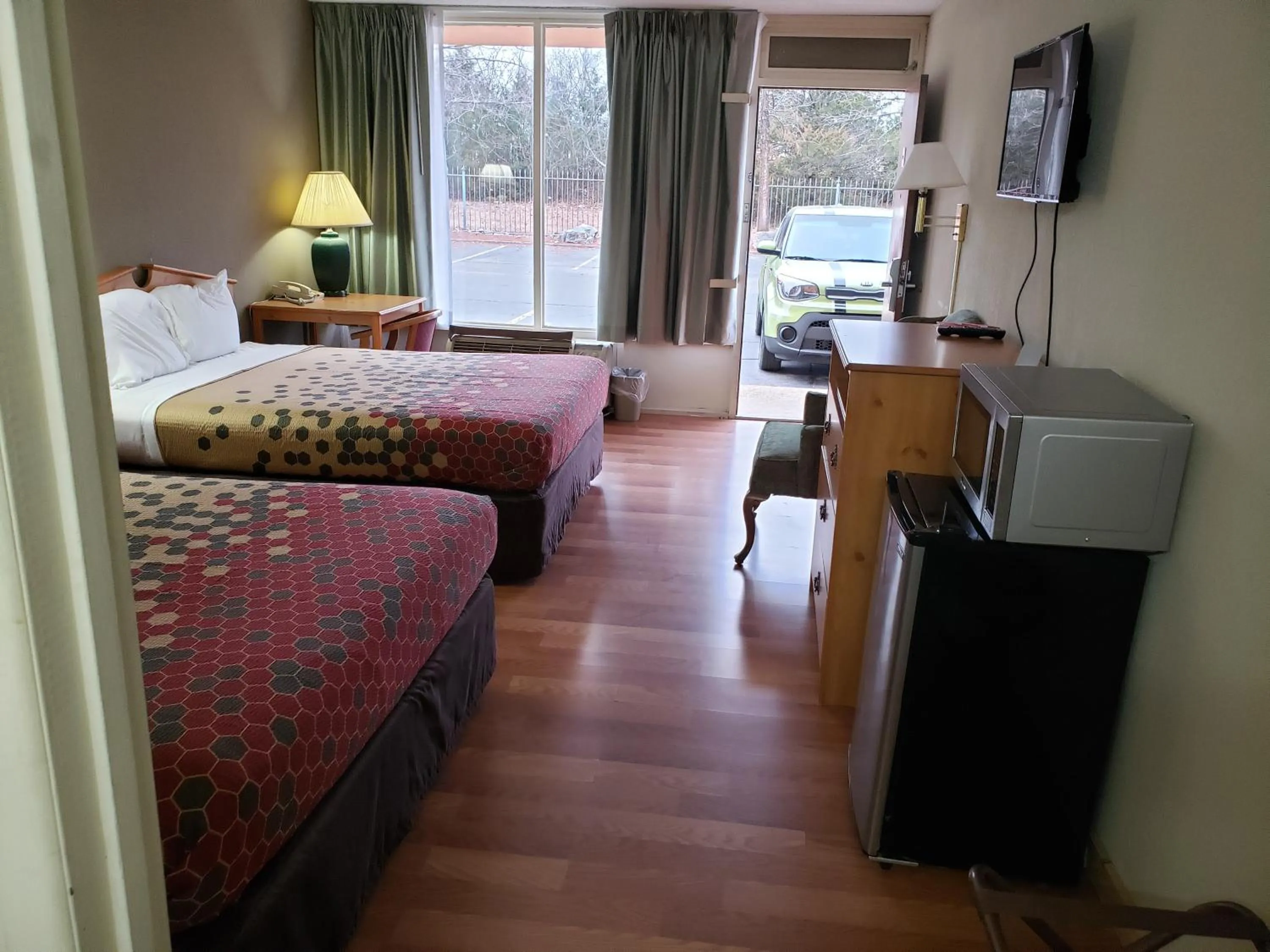 Bedroom, Bed in Mountain Home Inn