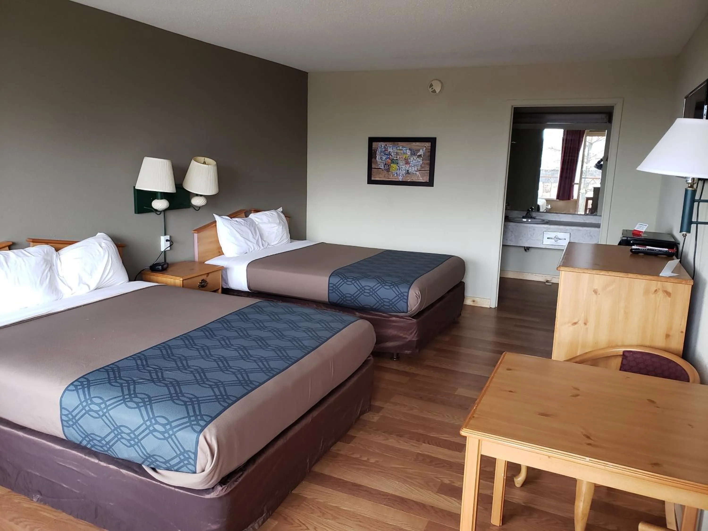 Bedroom, Bed in Mountain Home Inn