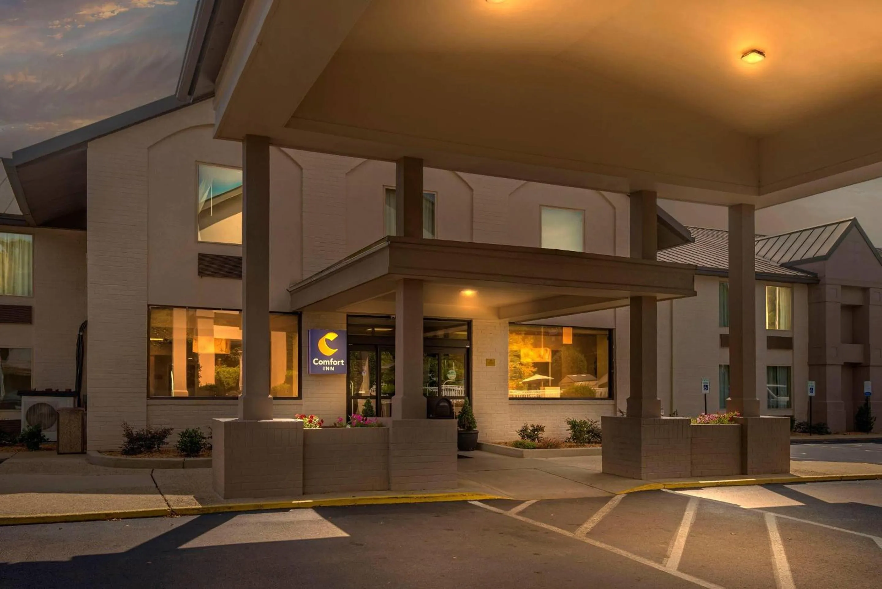 Property building in Comfort Inn Petersburg Fort Lee Area