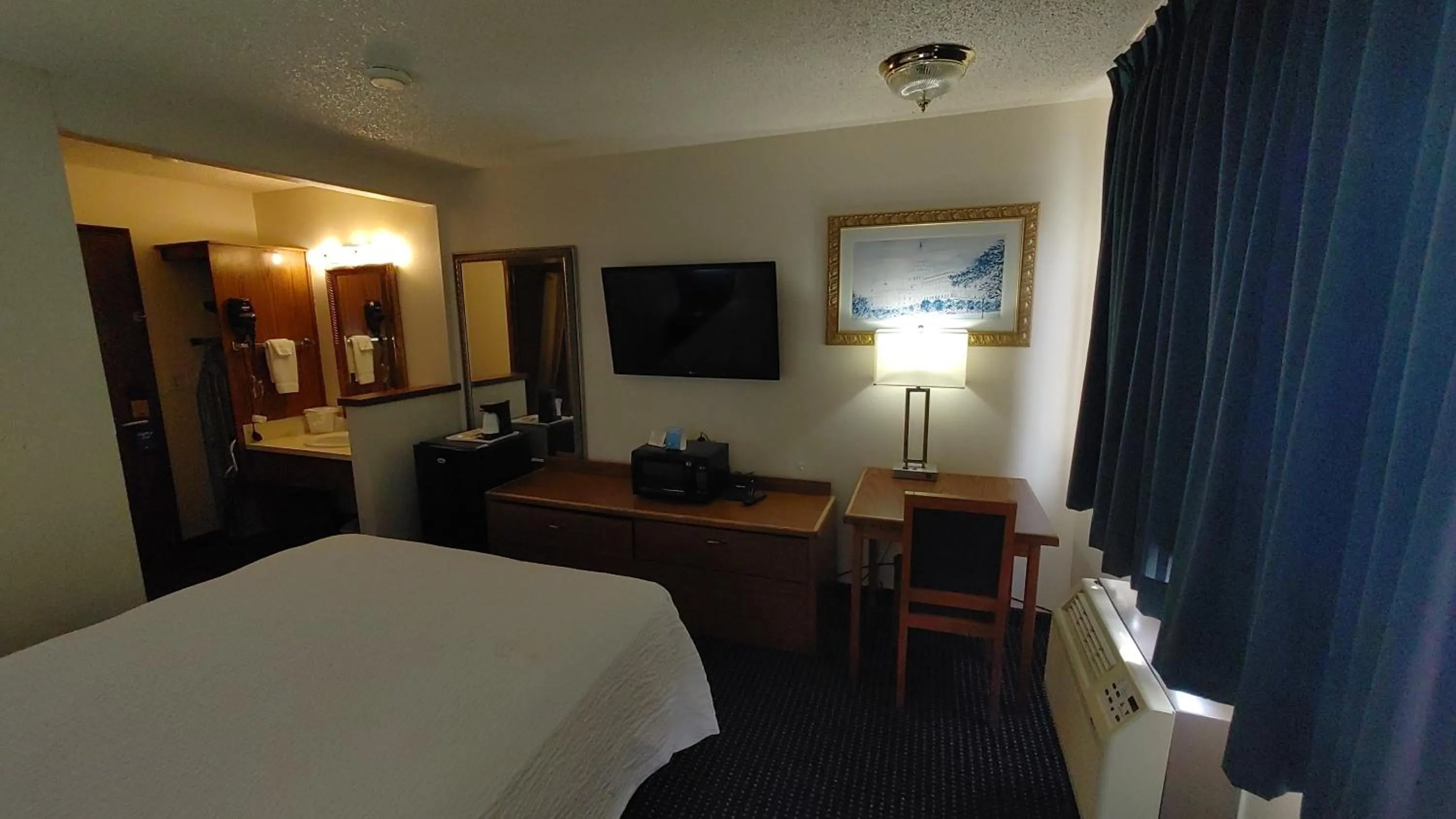 Bedroom, Bed in Days Inn by Wyndham Pocatello University Area