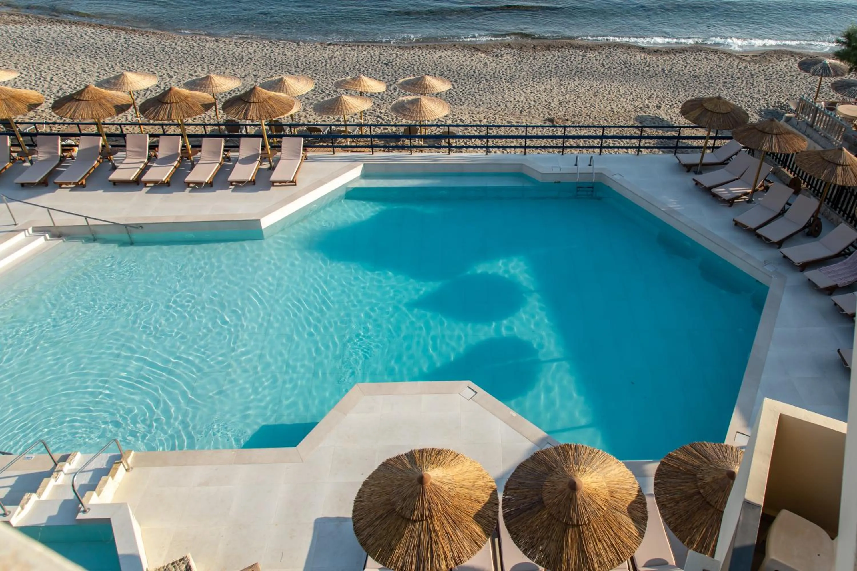 Hotel Haris on the beach