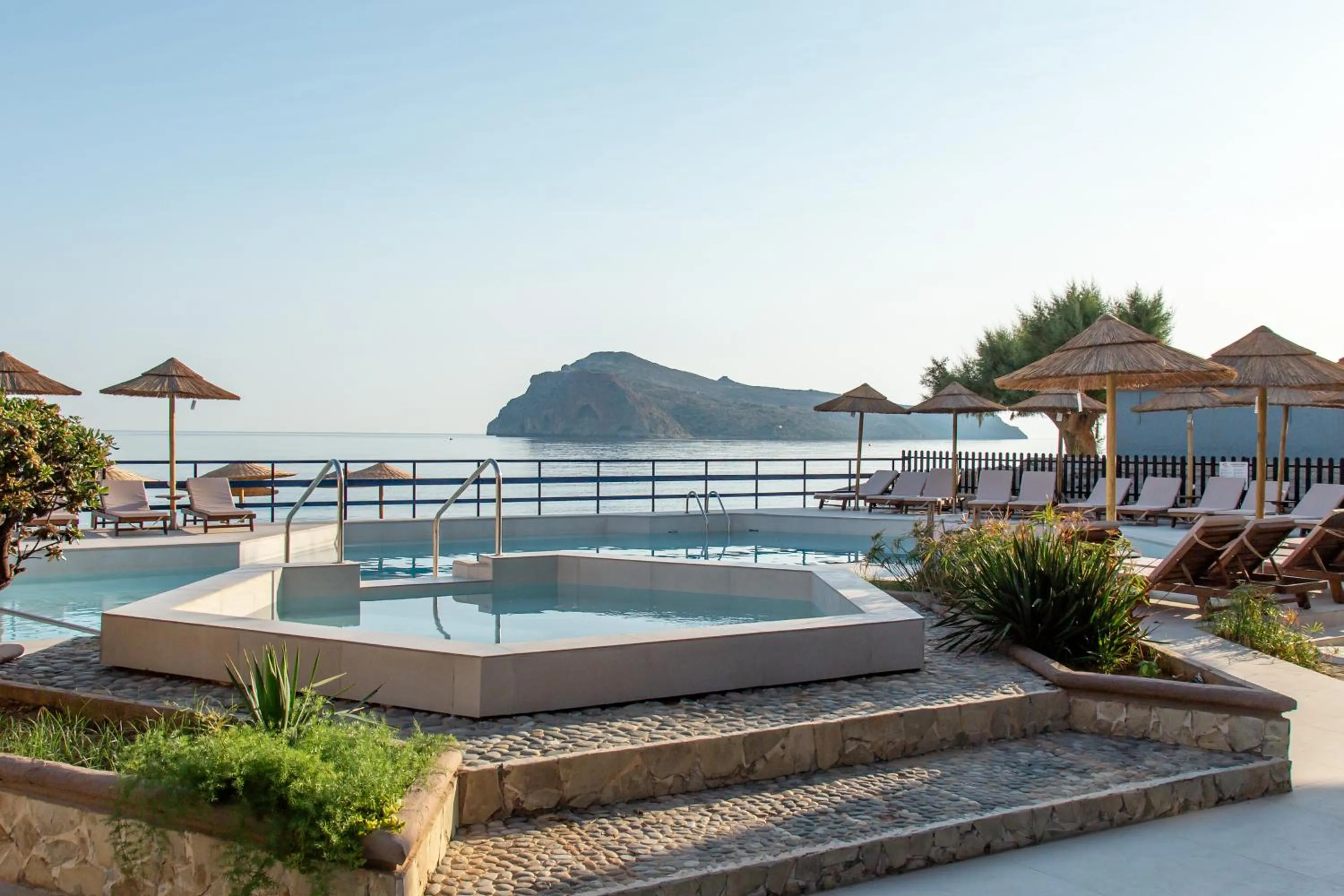 Hotel Haris on the beach