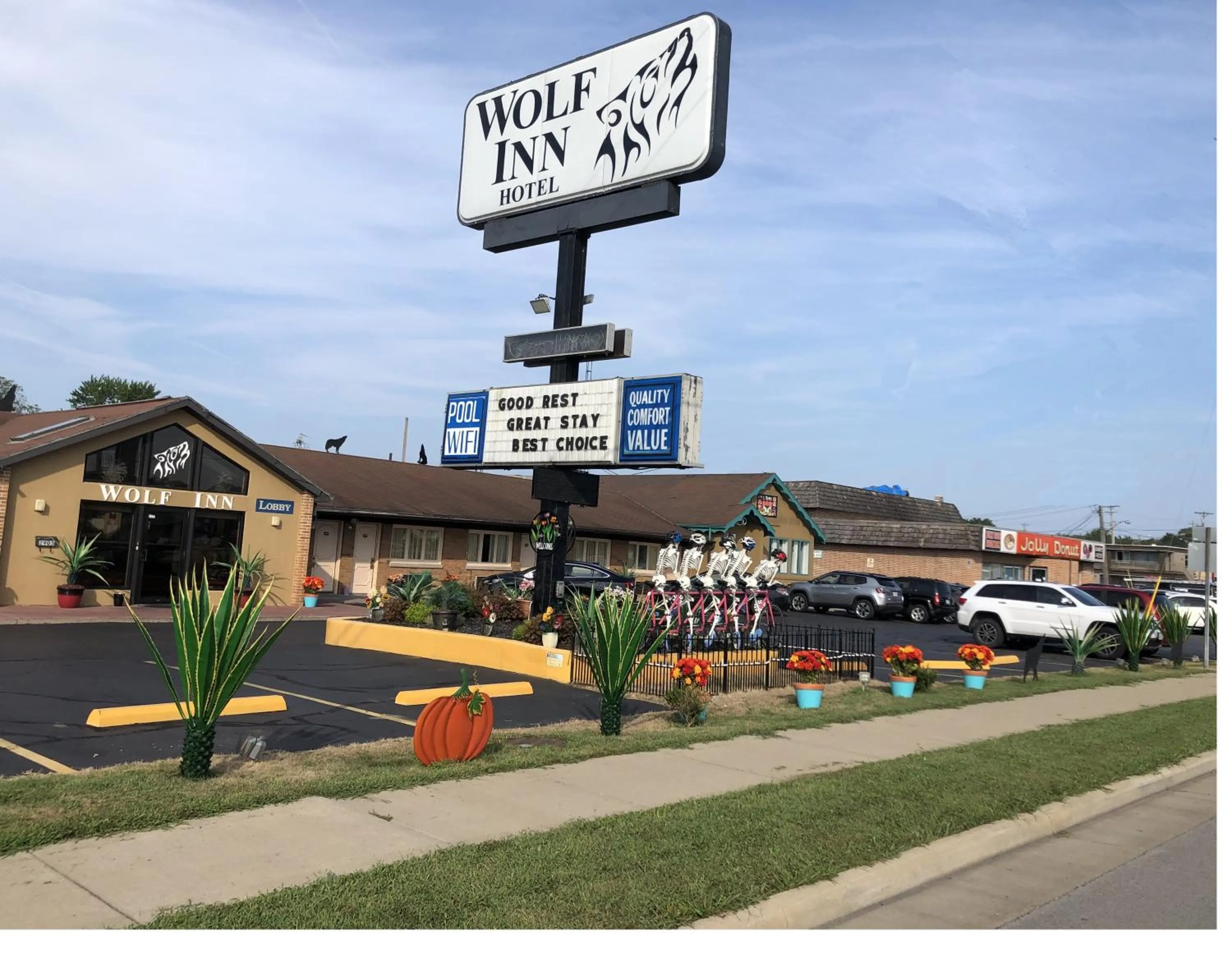 Property building in Wolf Inn Hotel