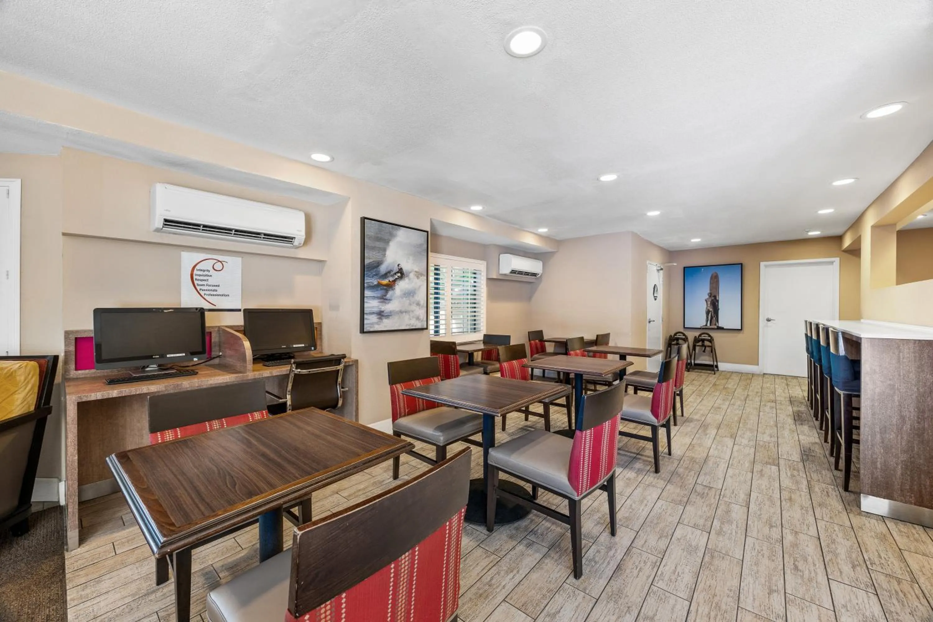 Breakfast in Comfort Inn Santa Cruz North