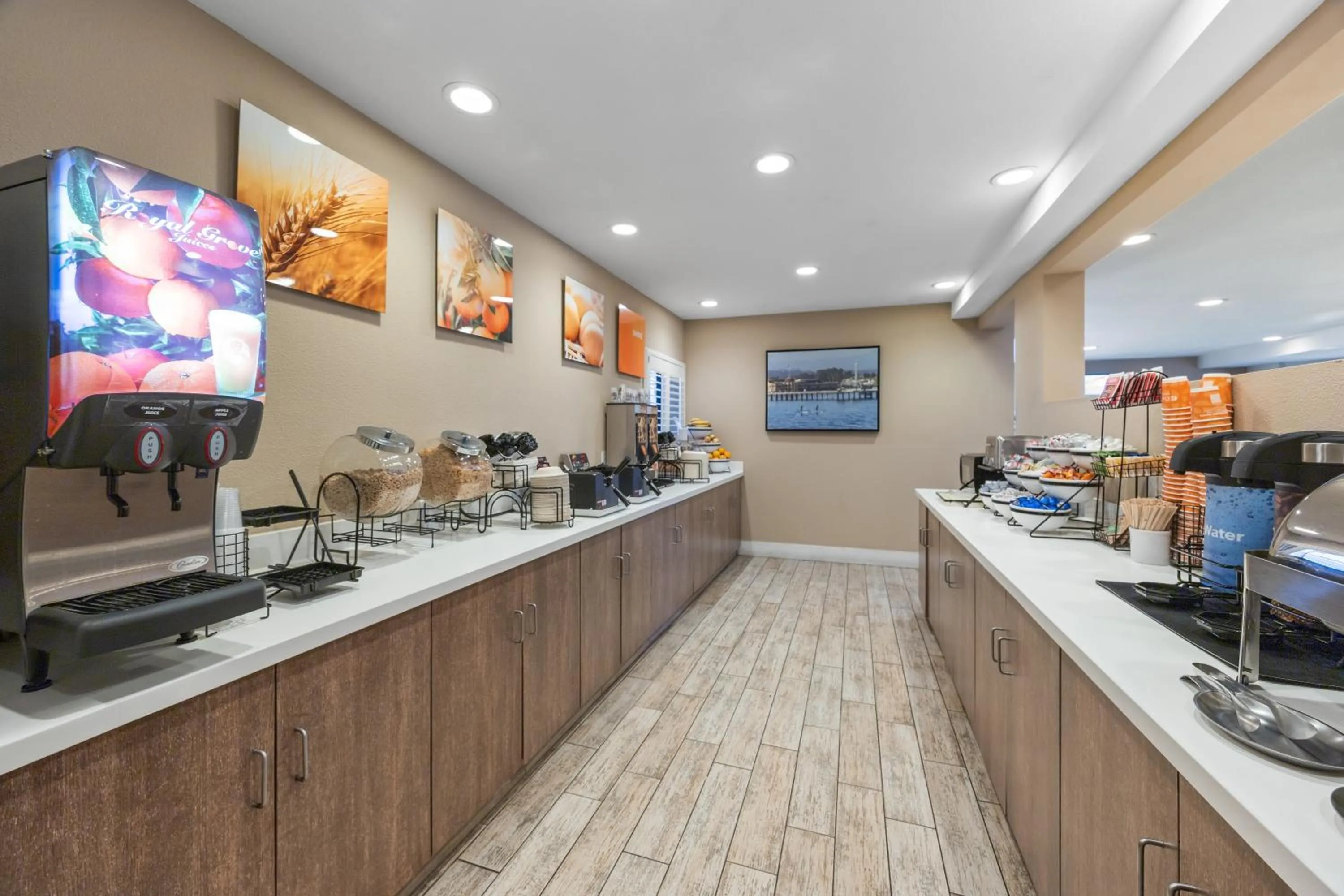 Breakfast in Comfort Inn Santa Cruz North