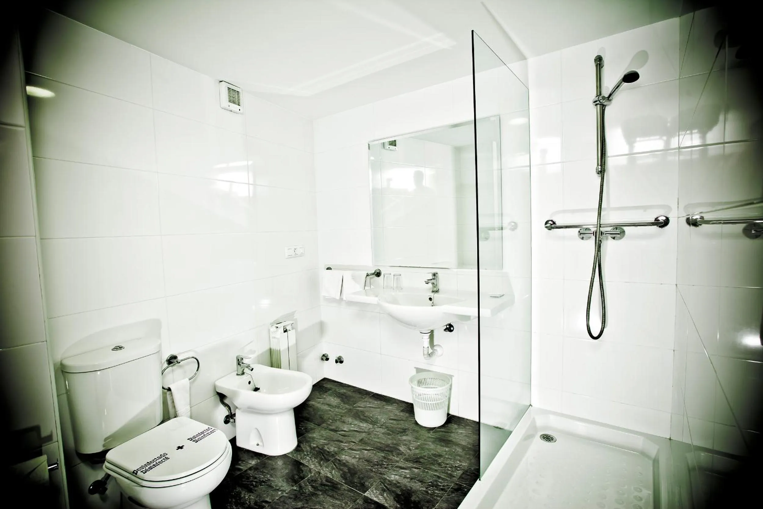 Bathroom in Hotel Maycar