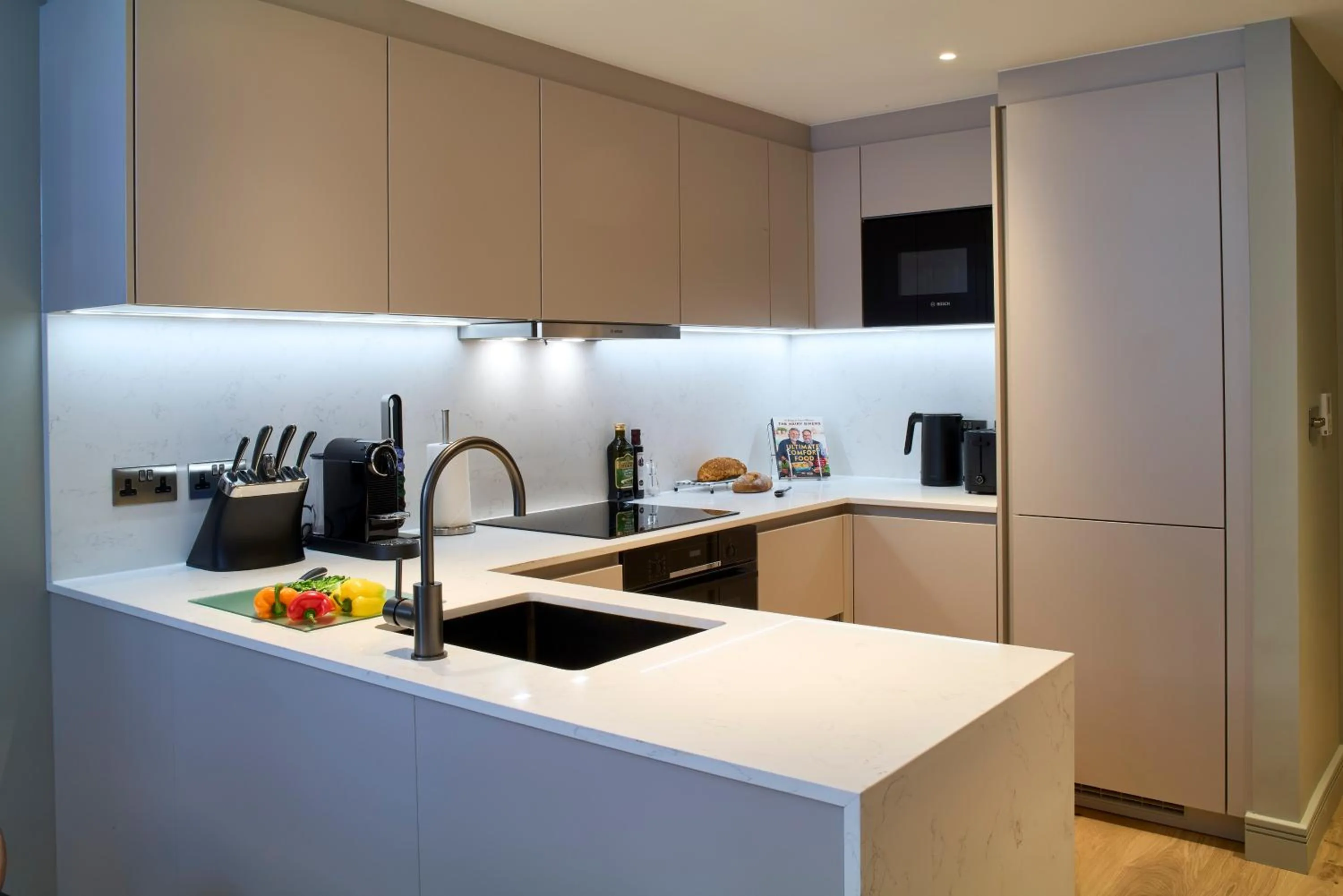 Coffee/tea facilities in Cheval Phoenix House at Sloane Square