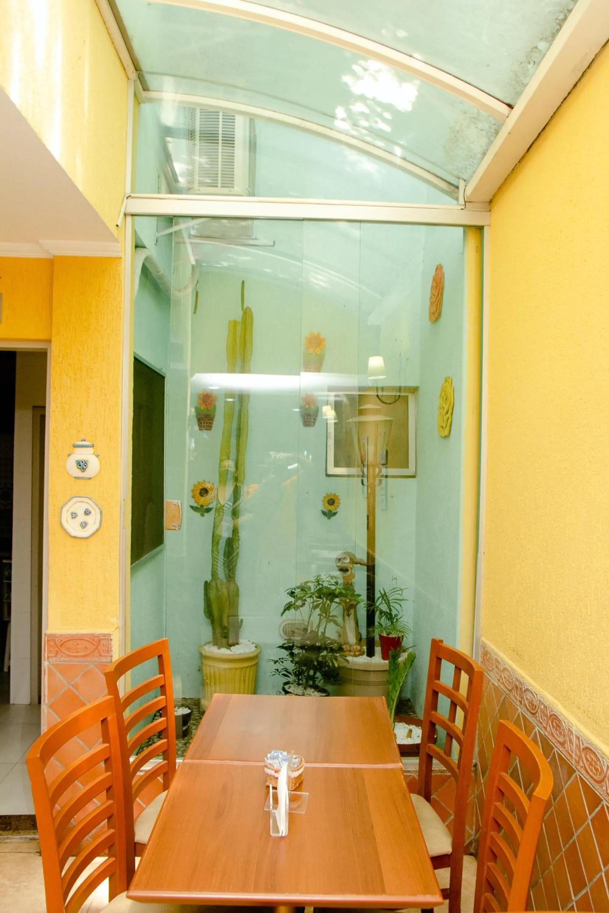 Continental breakfast in Hotel Valparaíso - Metrô Paraíso e 800m da Av Paulista