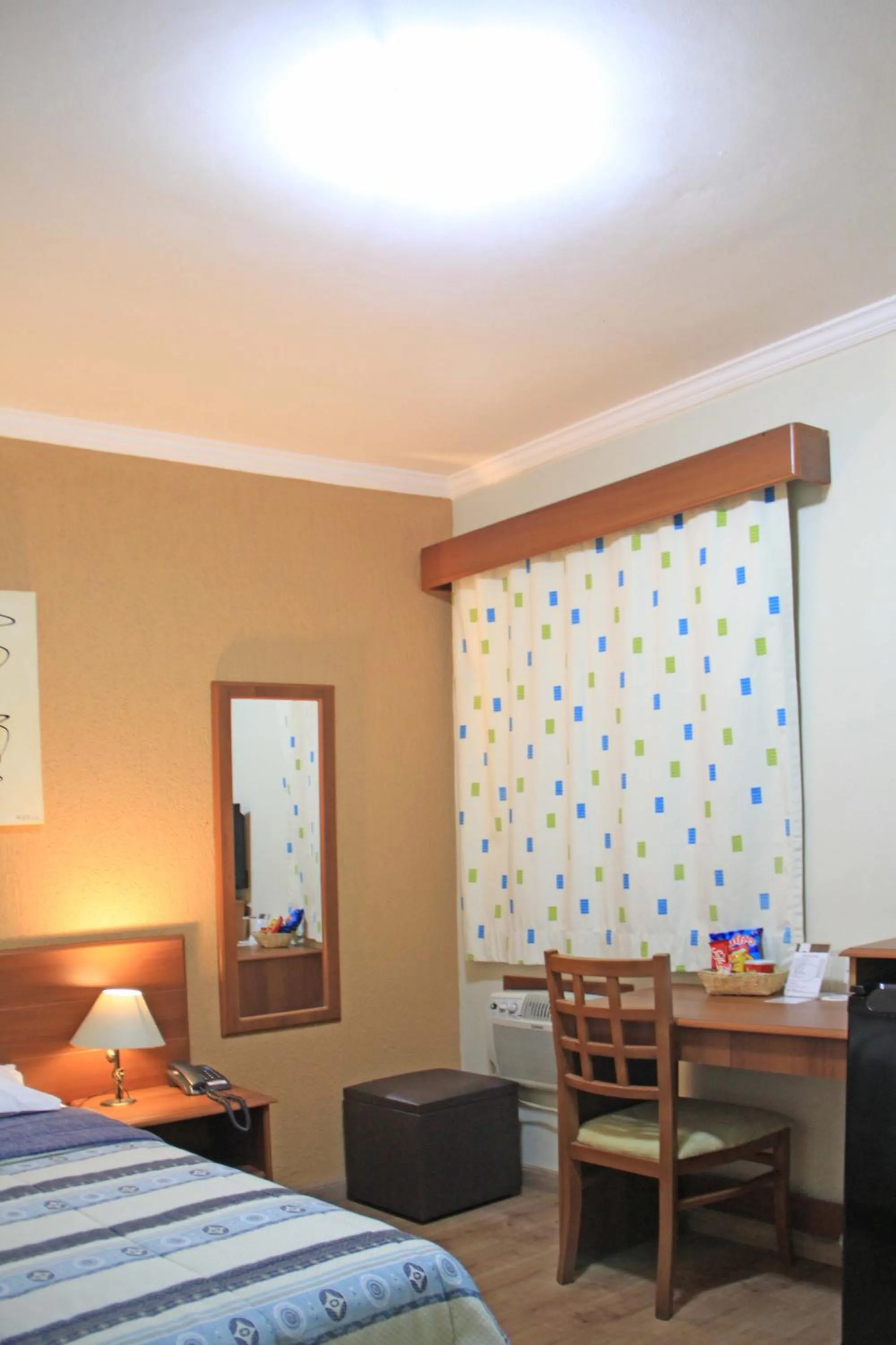 Photo of the whole room, Bed in Hotel Valparaíso - Metrô Paraíso e 800m da Av Paulista