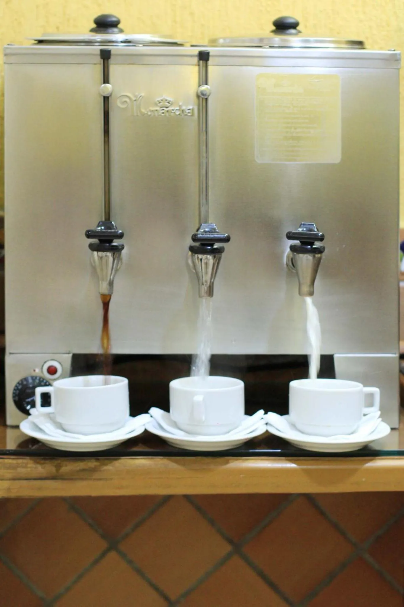 Food and drinks in Hotel Valparaíso - Metrô Paraíso e 800m da Av Paulista