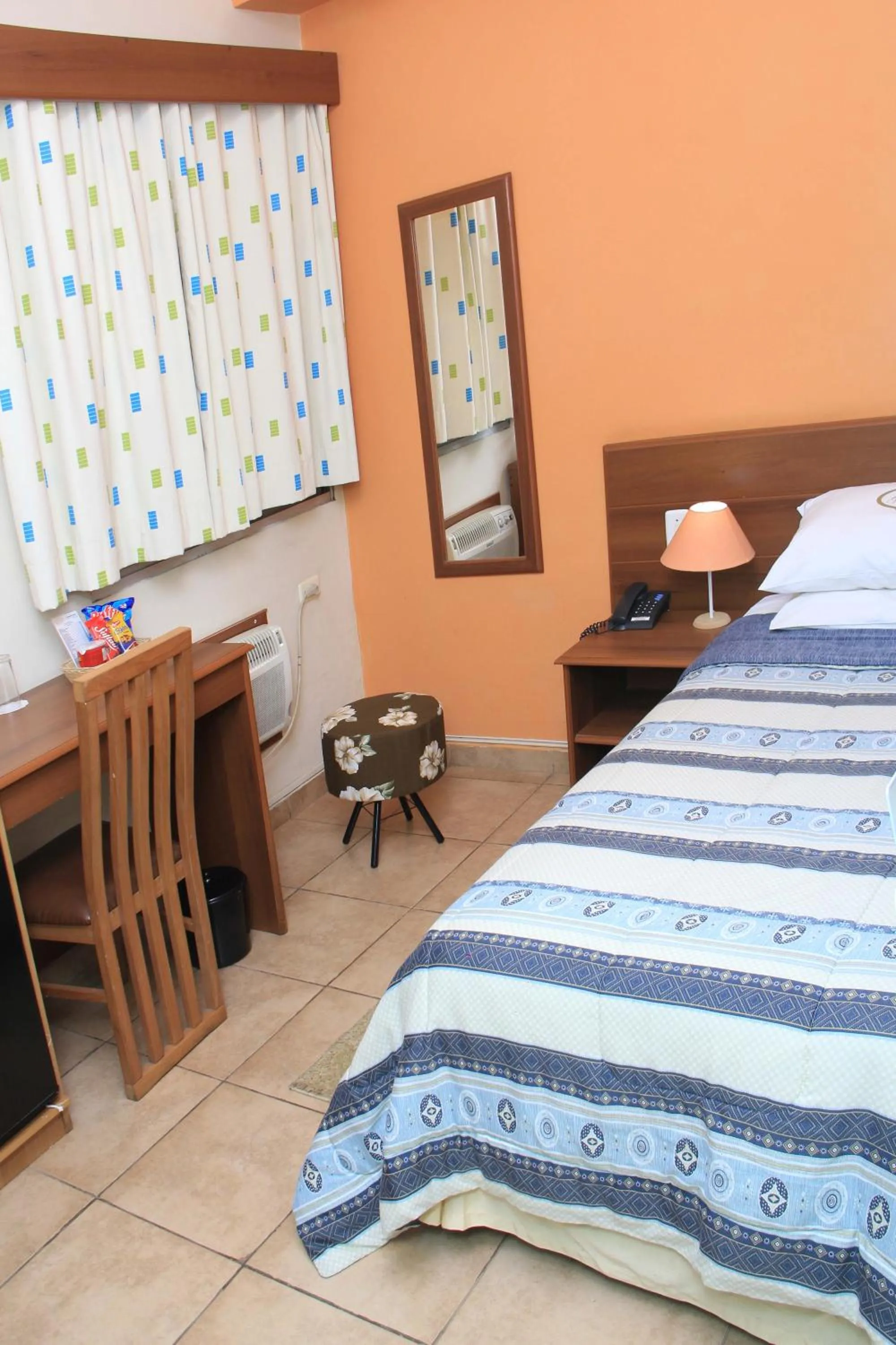 Bed in Hotel Valparaíso - Metrô Paraíso e 800m da Av Paulista