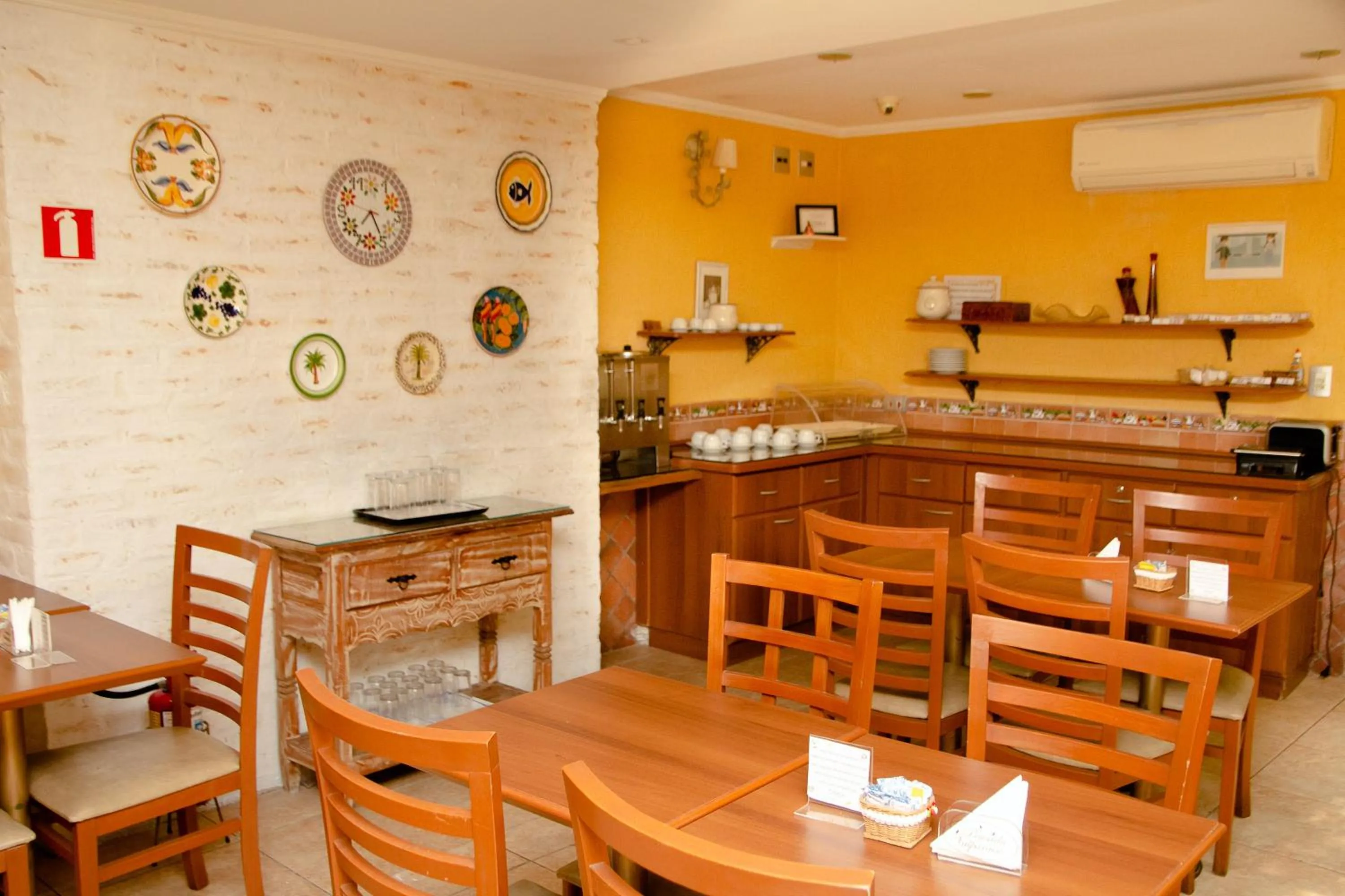 Restaurant/places to eat in Hotel Valparaíso - Metrô Paraíso e 800m da Av Paulista