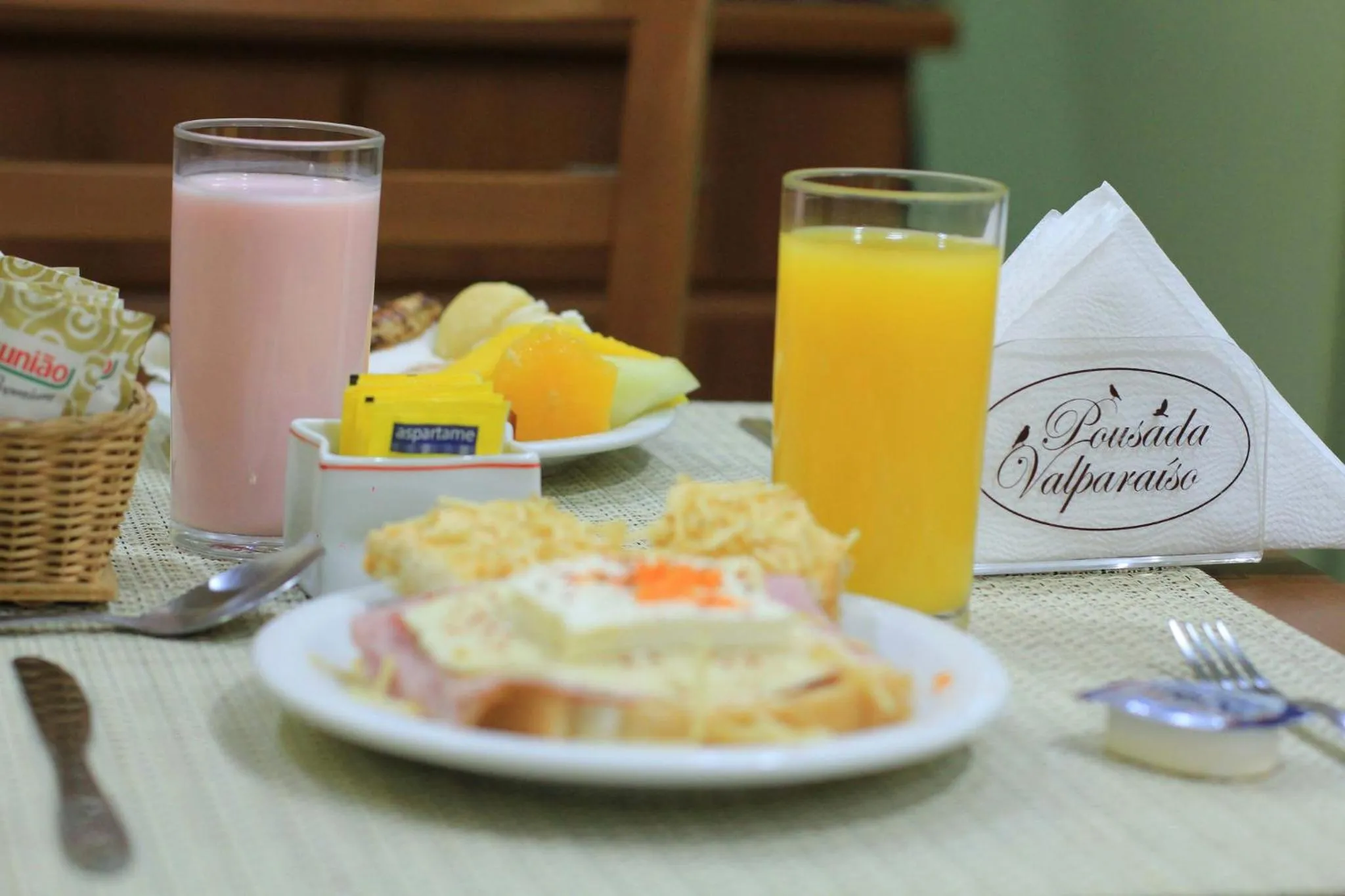 Food and drinks in Hotel Valparaíso - Metrô Paraíso e 800m da Av Paulista