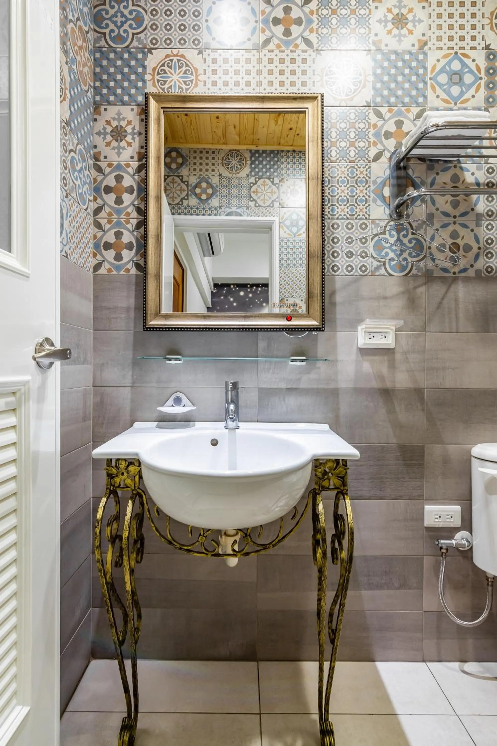 Decorative detail in Starry Home