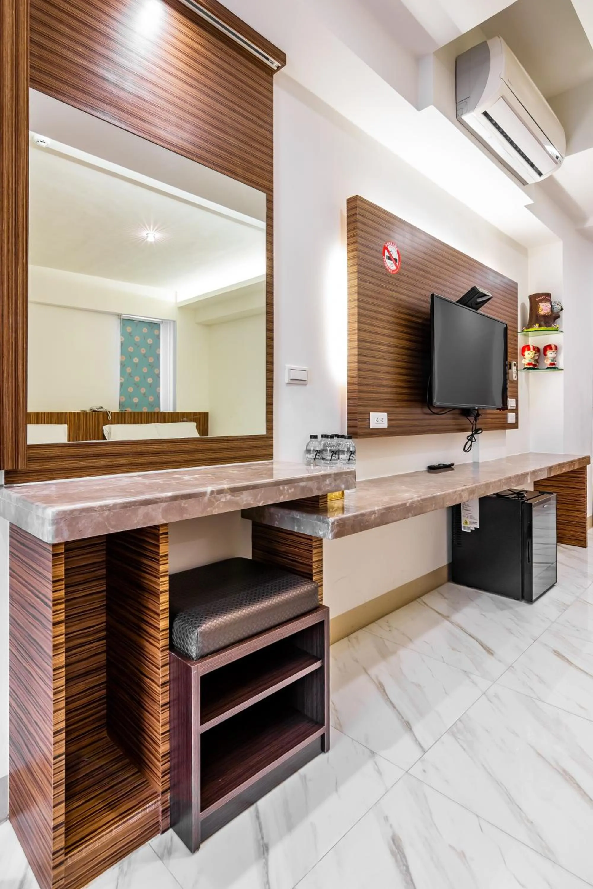 Decorative detail in Starry Home