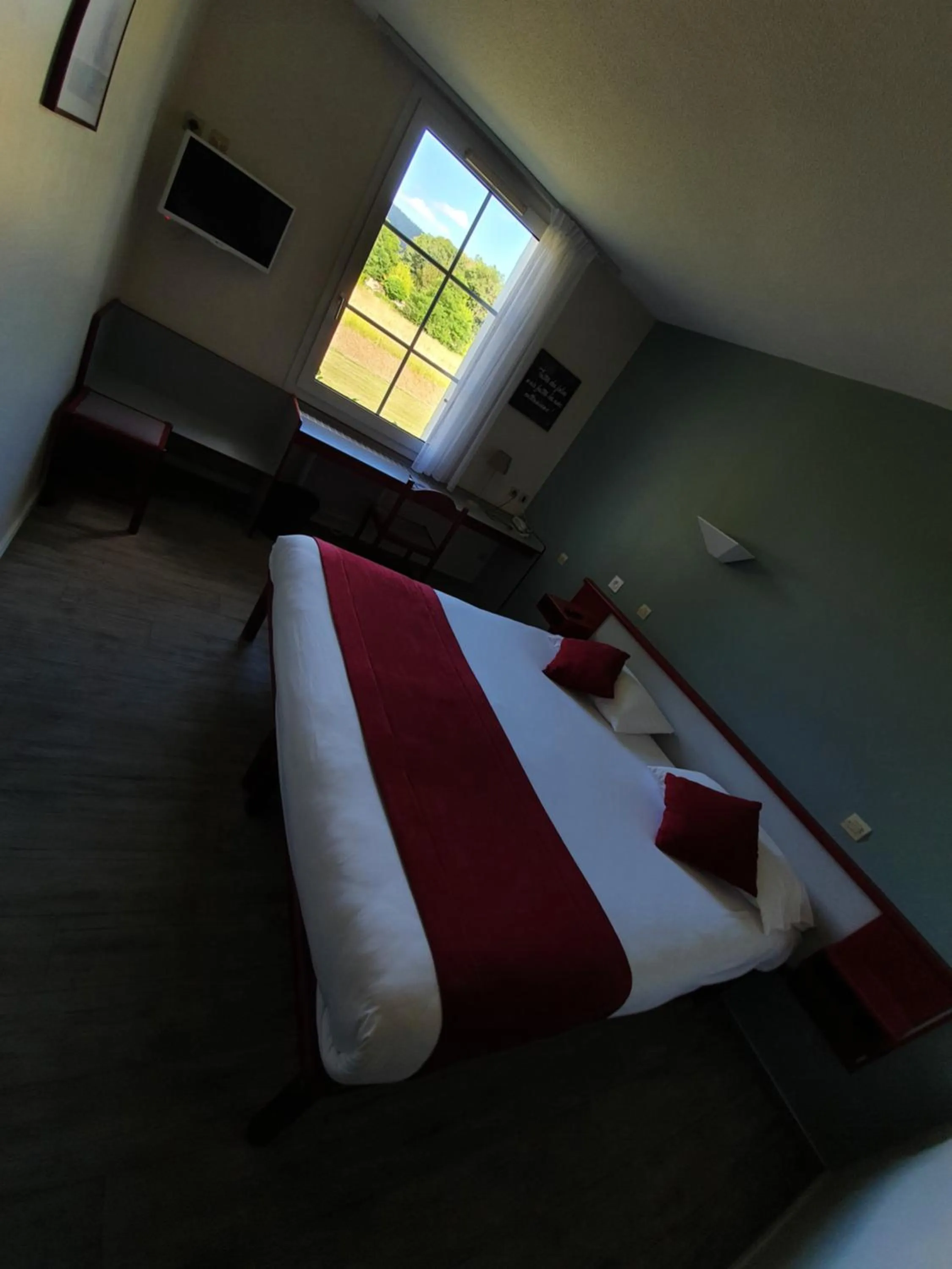 Bed in Hotel Saint Odilon