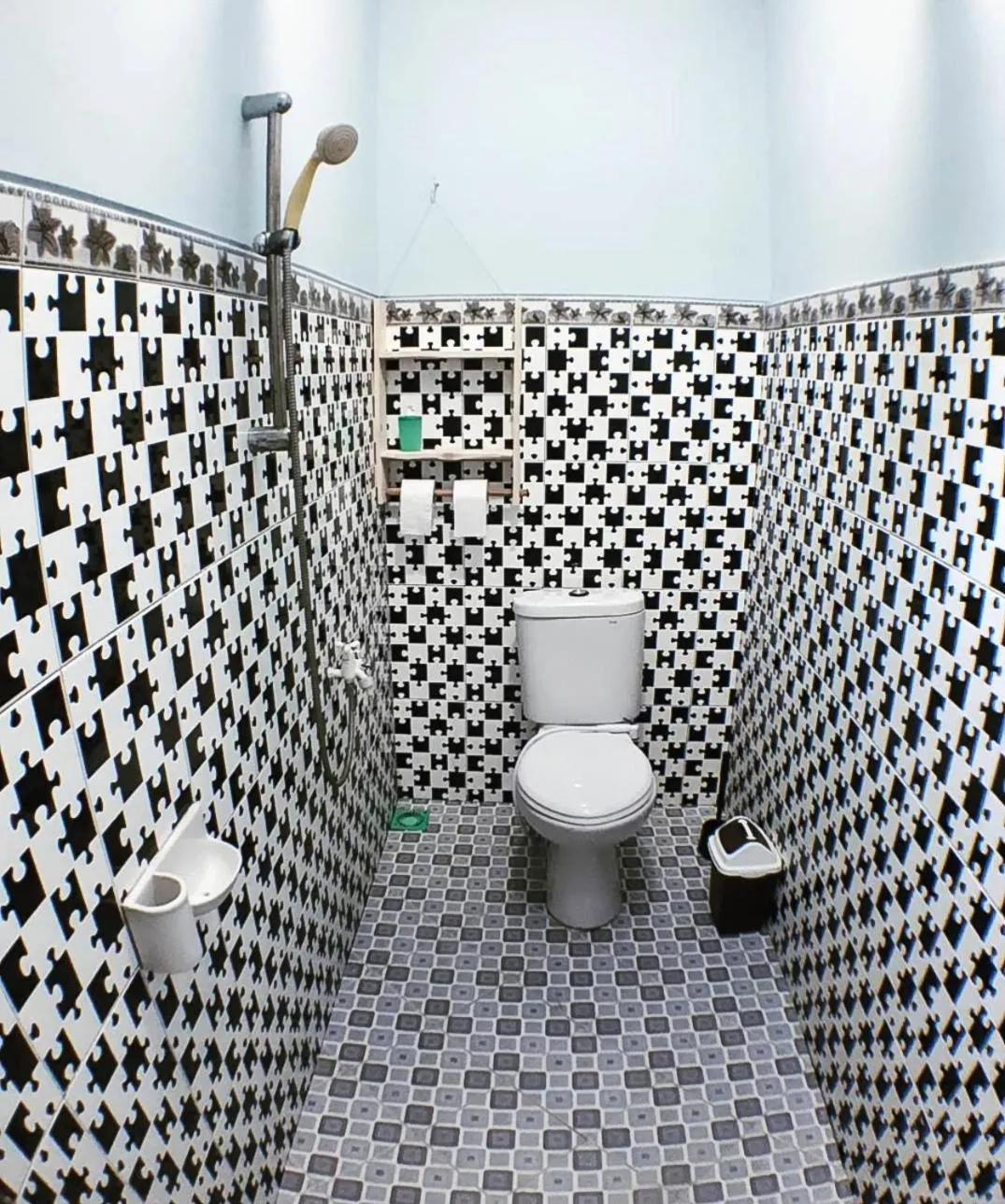 Shower in L'isola che...