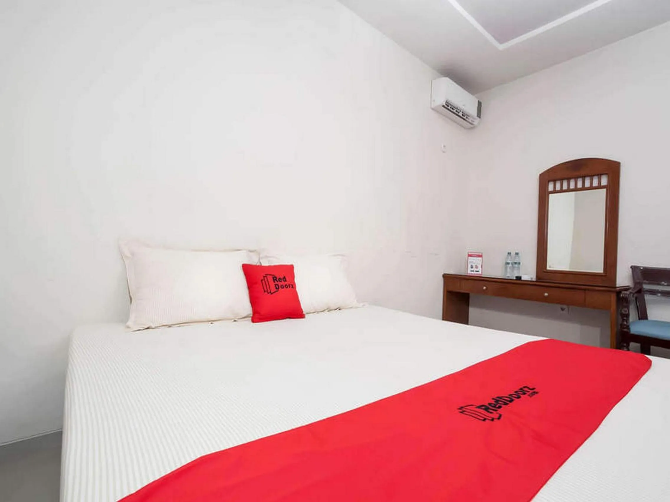 Bed in RedDoorz @ Panglima Sudirman