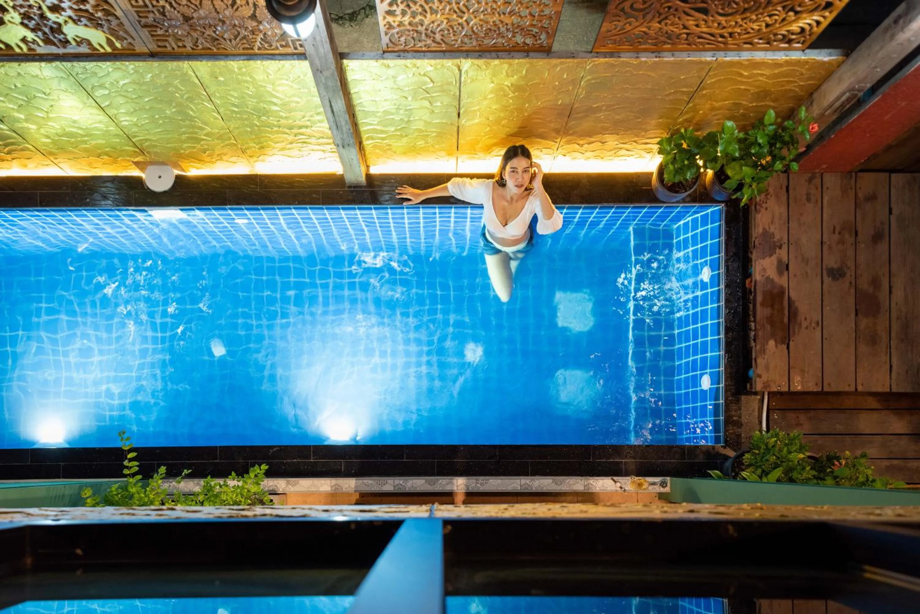 Swimming pool in Tepbunthom Hostel