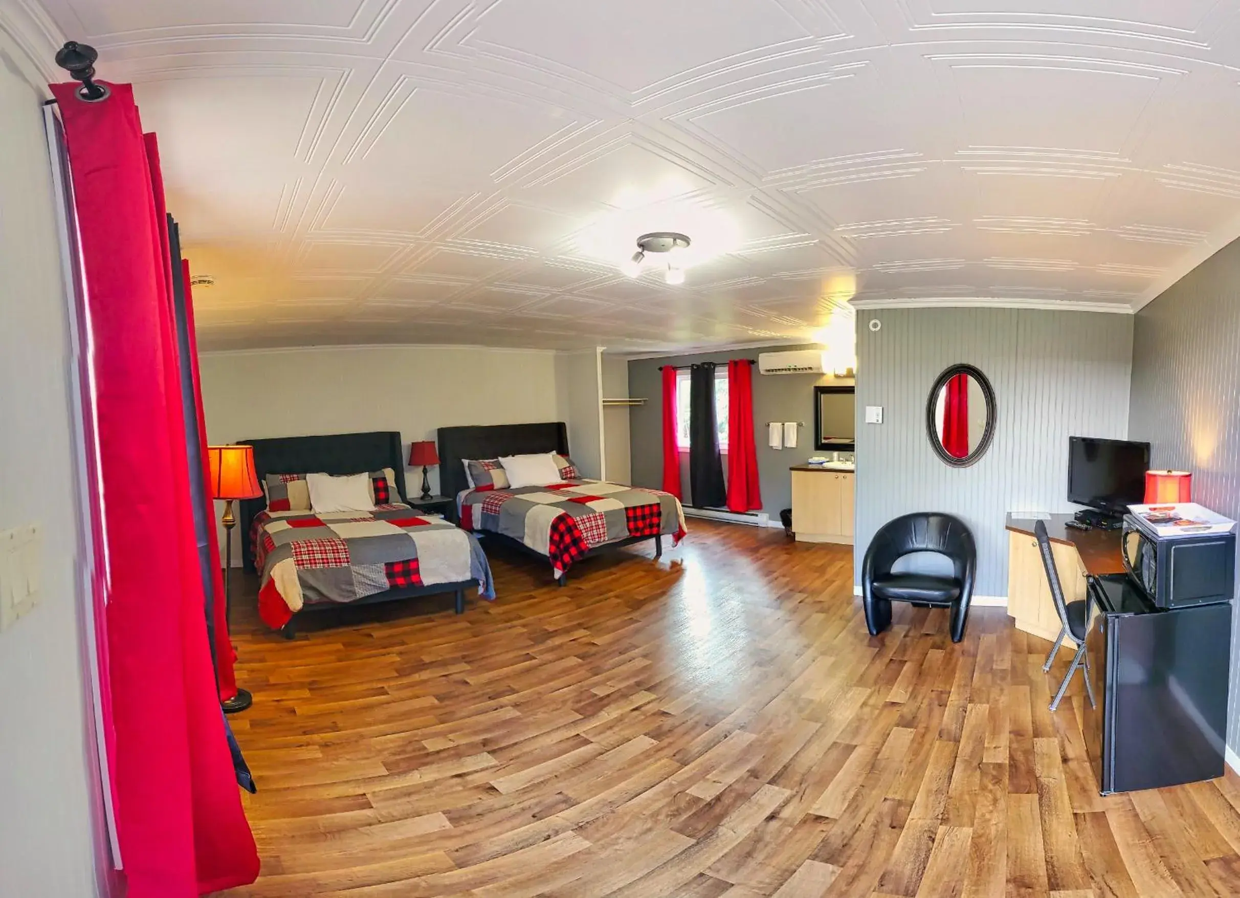 Two-Bedroom Suite in Motel Au Vieux Frontenac Two-Bedroom Suite in Motel Au Vieux Frontenac