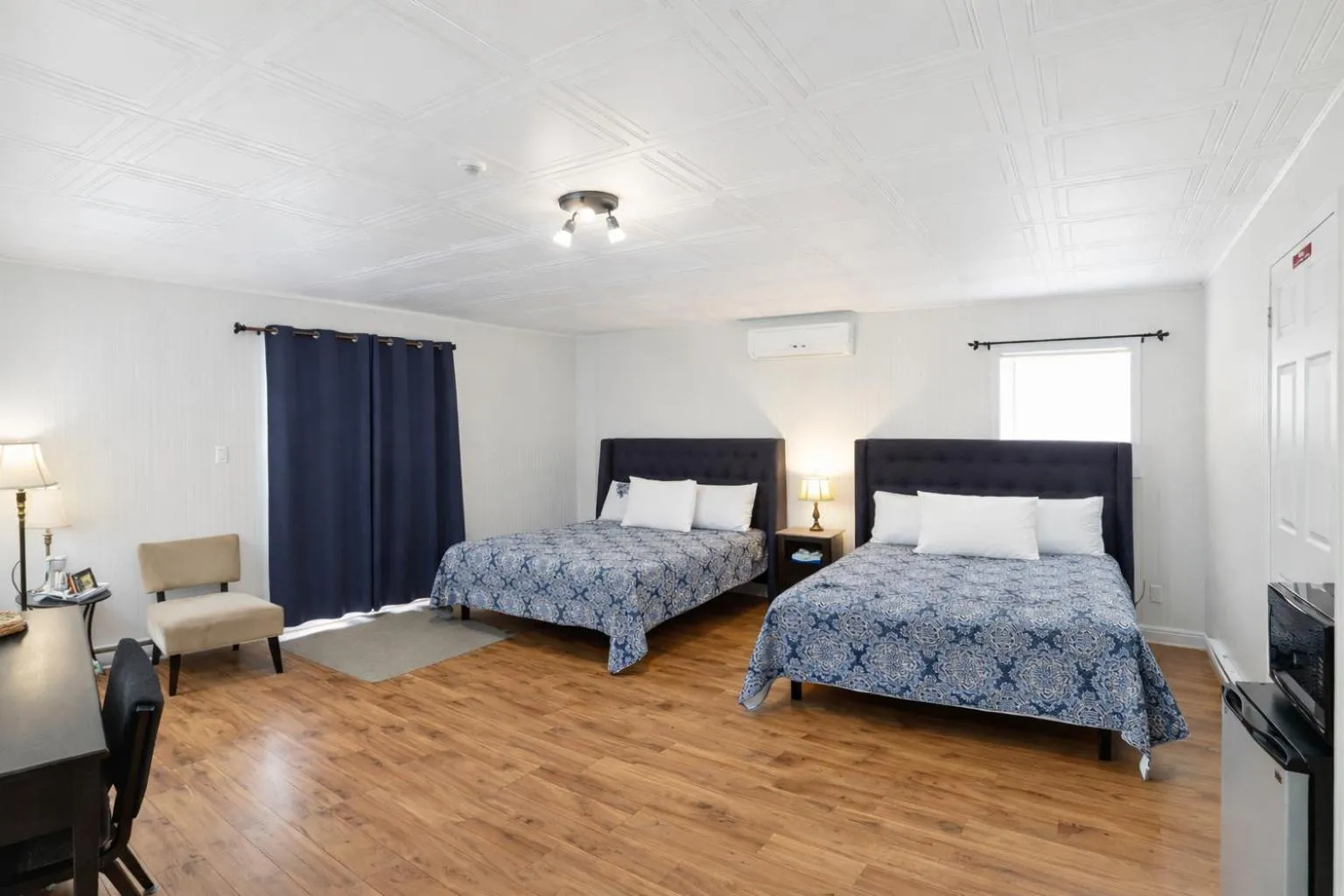 Bed in Motel Au Vieux Frontenac