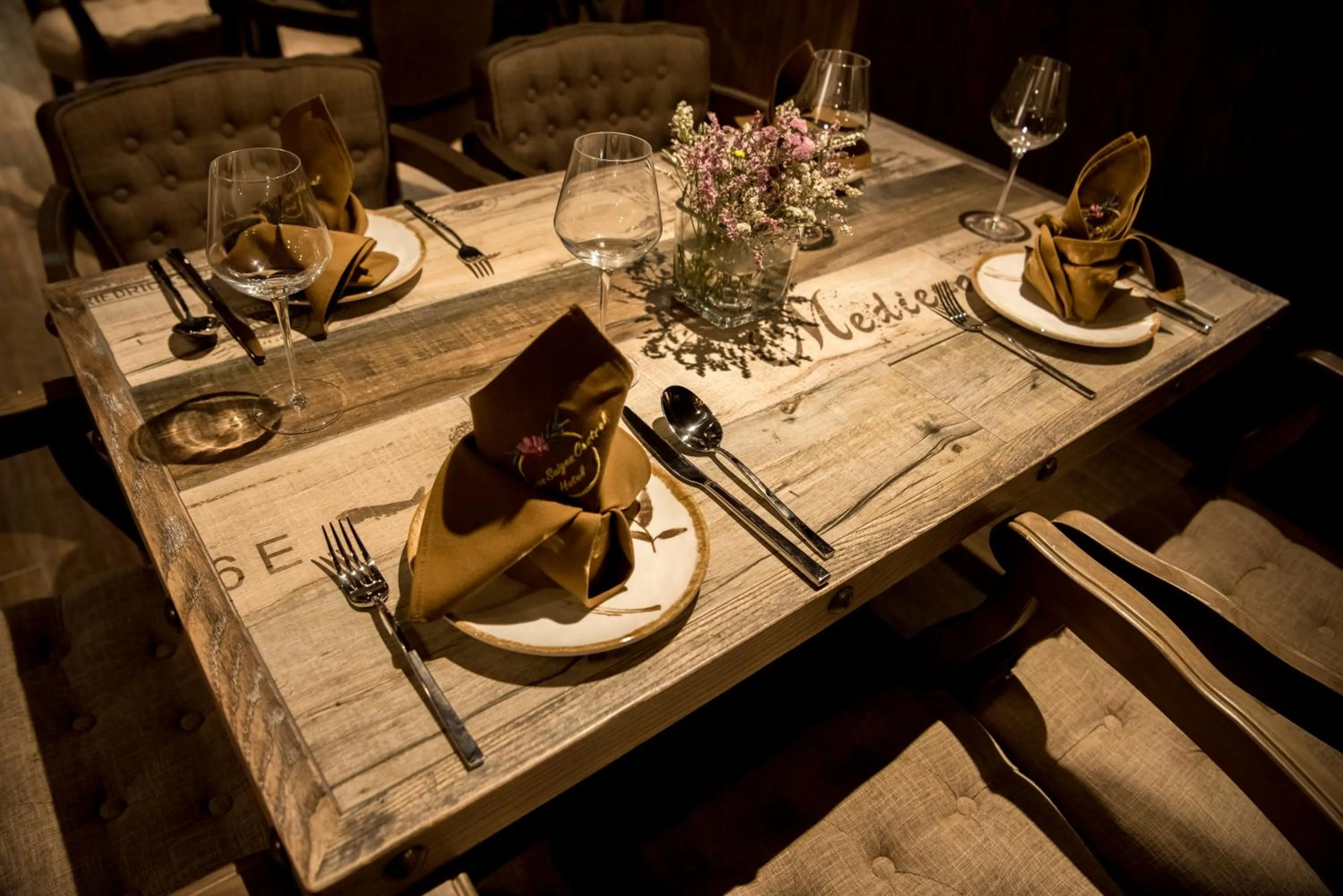 Restaurant/places to eat in Nesta Hotel Saigon