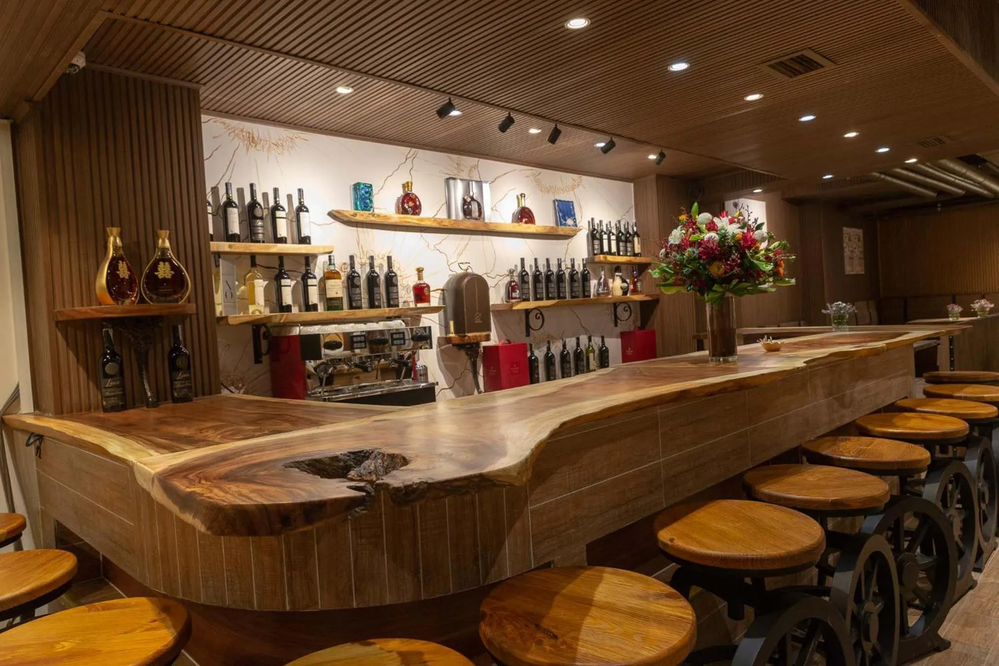 Restaurant/places to eat in Nesta Hotel Saigon