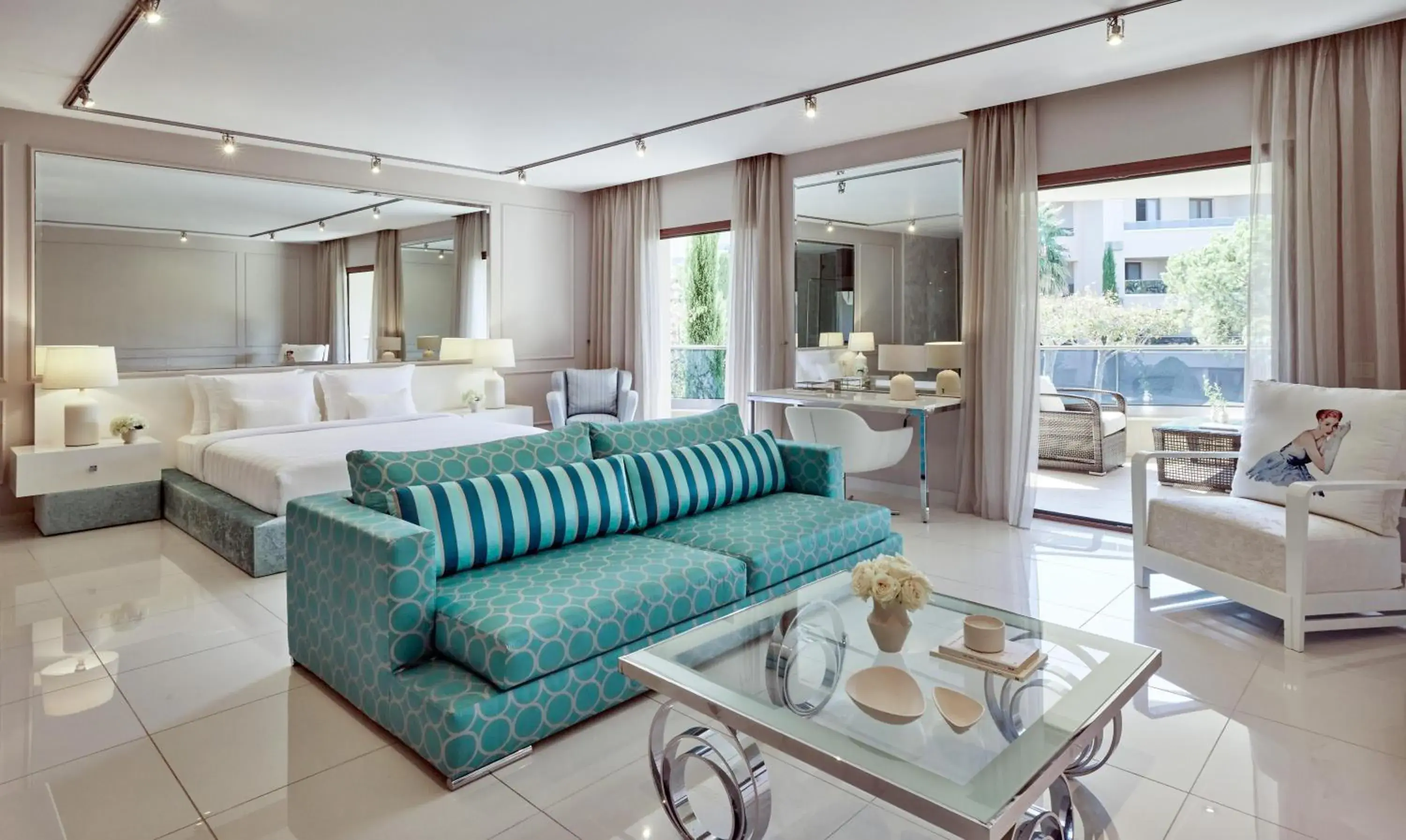 Azure Suite in Pomegranate Wellness Spa Hotel Azure Suite in Pomegranate Wellness Spa Hotel