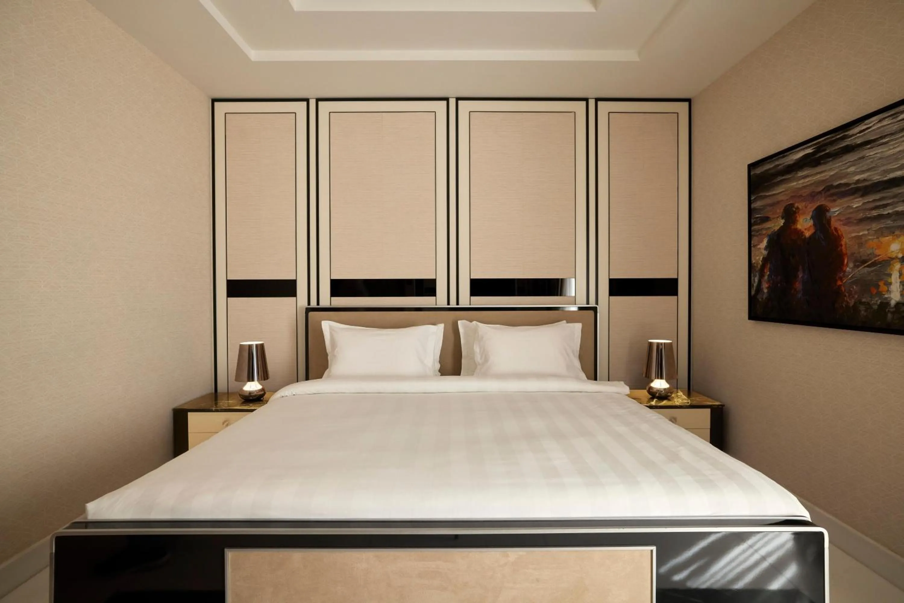 Bed in Pomegranate Wellness Spa Hotel