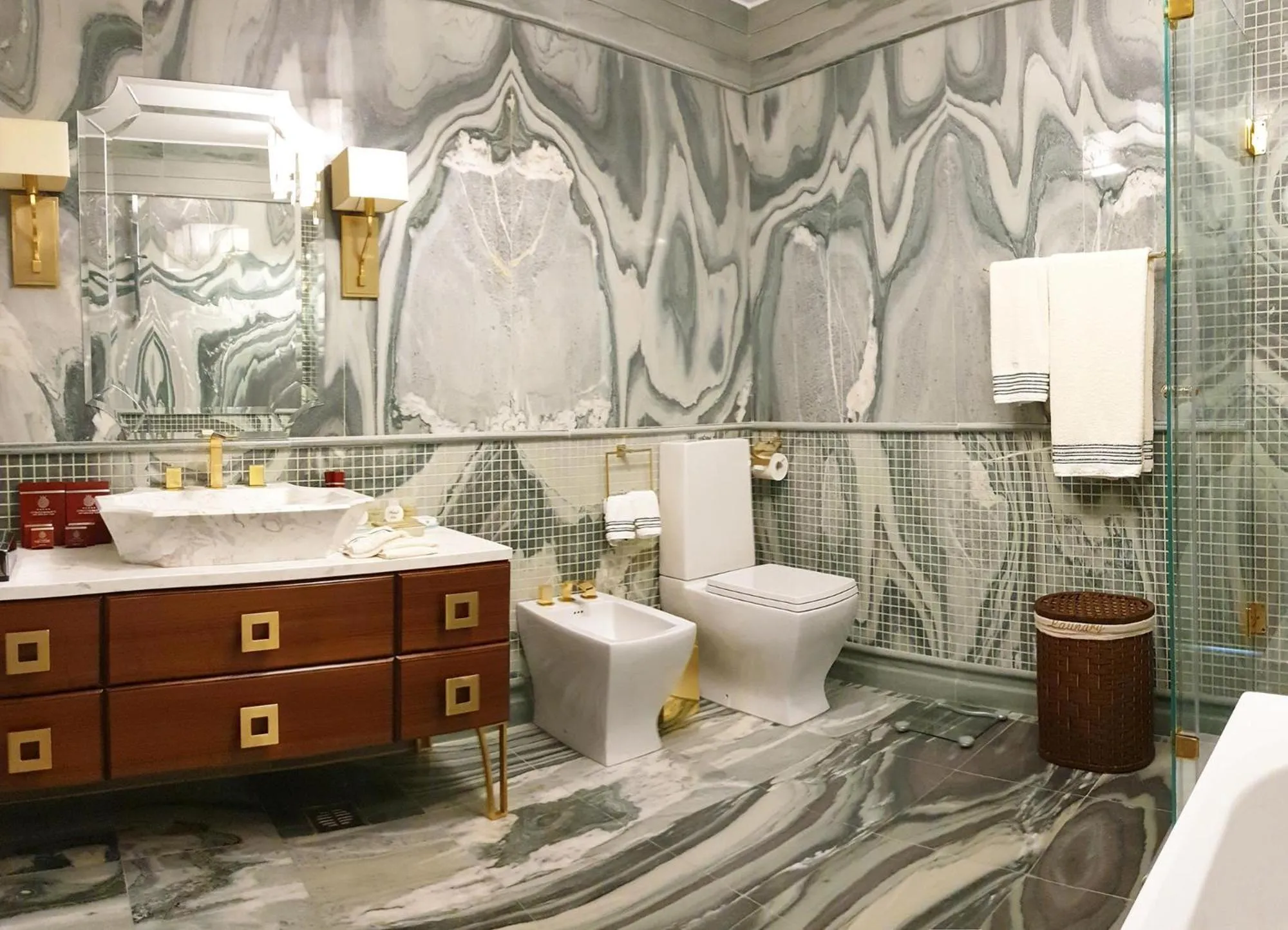 Shower in Pomegranate Wellness Spa Hotel