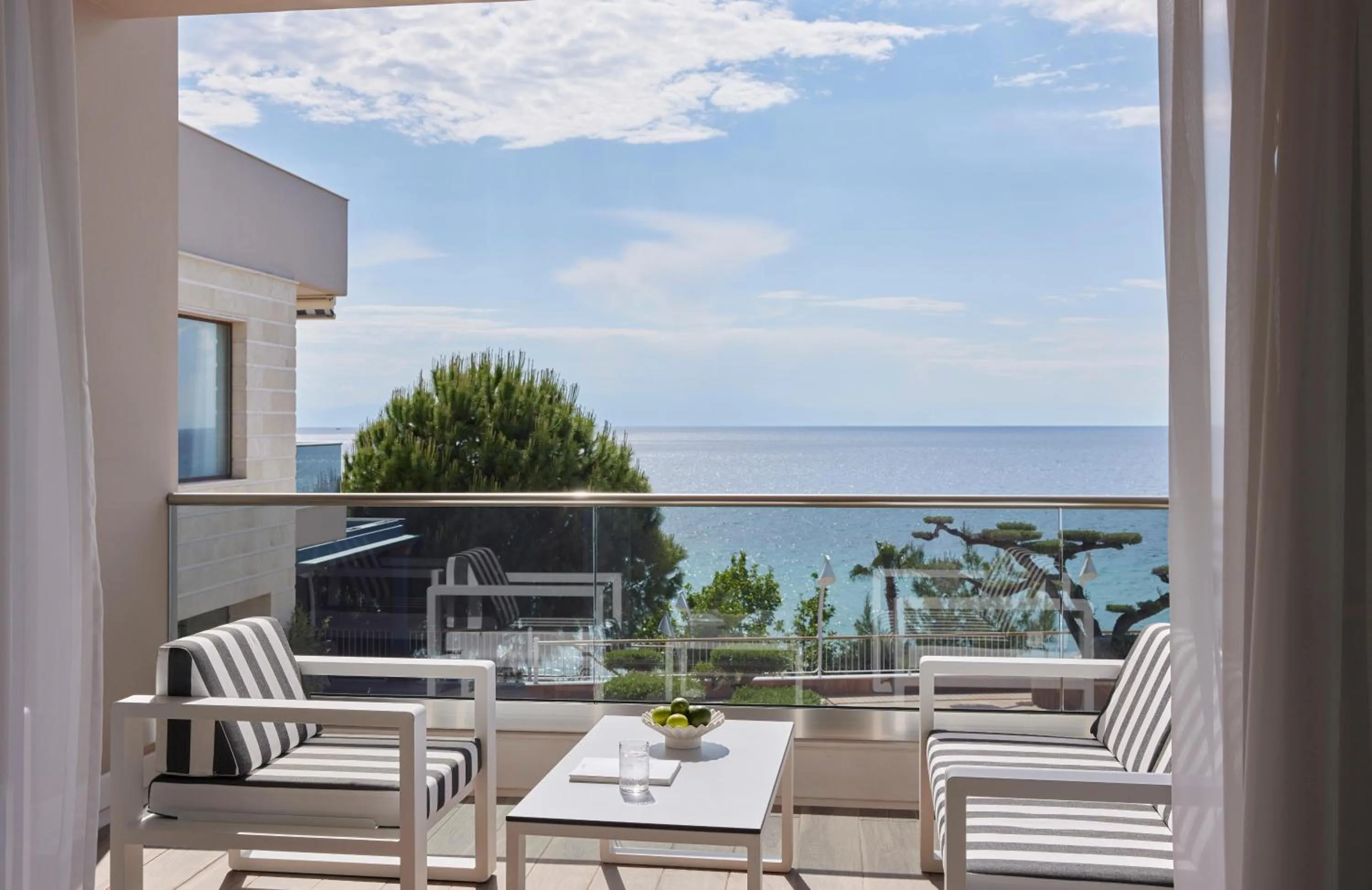 Balcony/Terrace in Pomegranate Wellness Spa Hotel