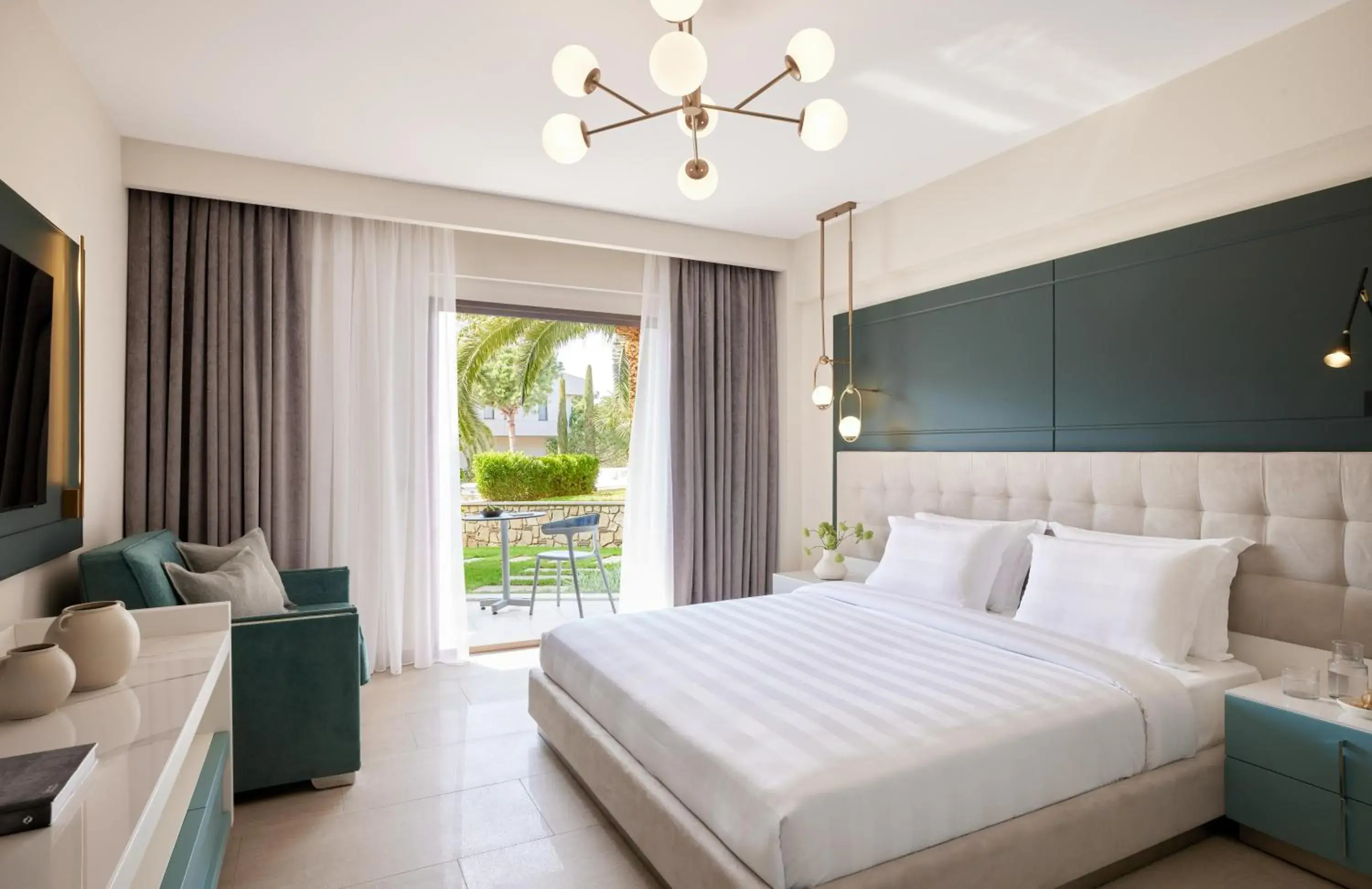 Elegant Double Garden View in Pomegranate Wellness Spa Hotel Elegant Double Garden View in Pomegranate Wellness Spa Hotel