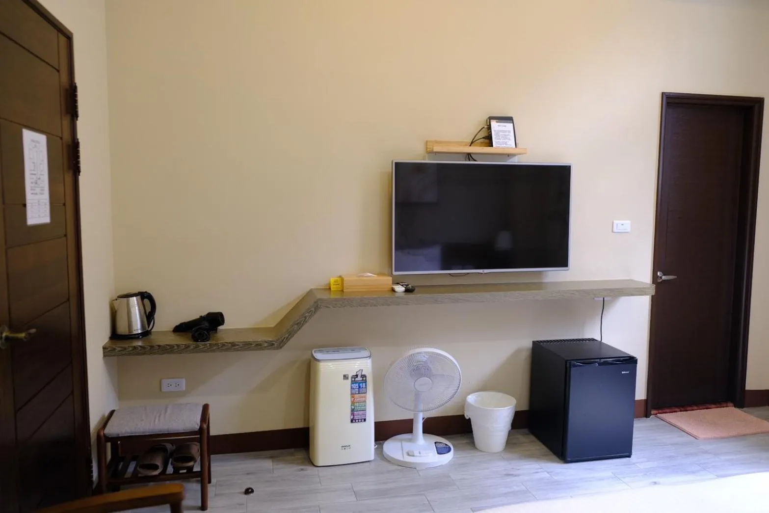 TV and multimedia in Xiaoliuqiu Loju Castle Inn