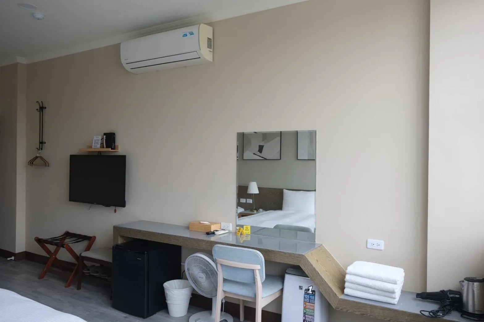 TV and multimedia in Xiaoliuqiu Loju Castle Inn