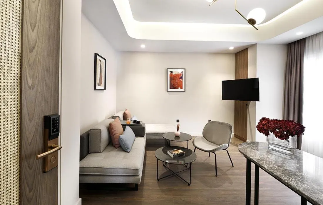 TV and multimedia in Roomore Apartments