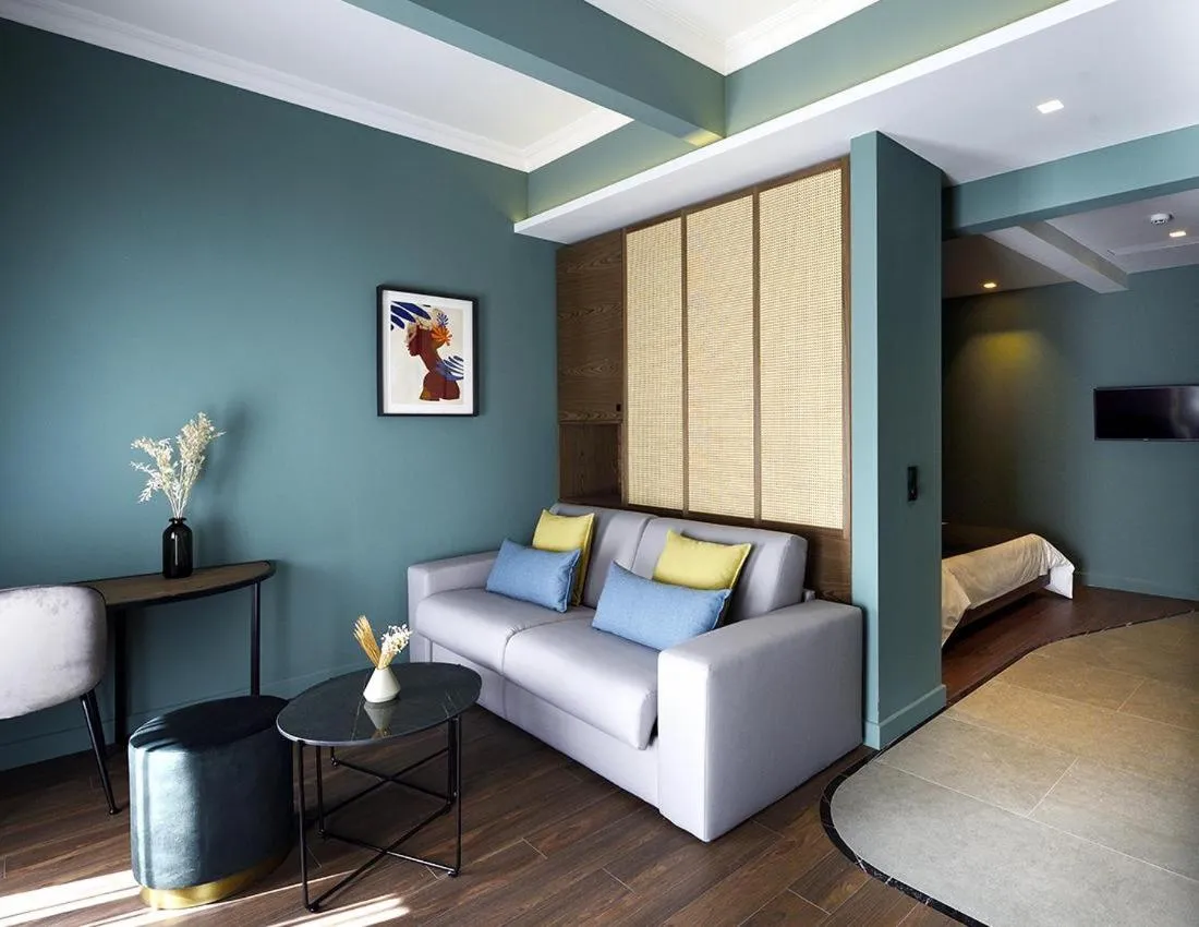 Seating area in Roomore Apartments